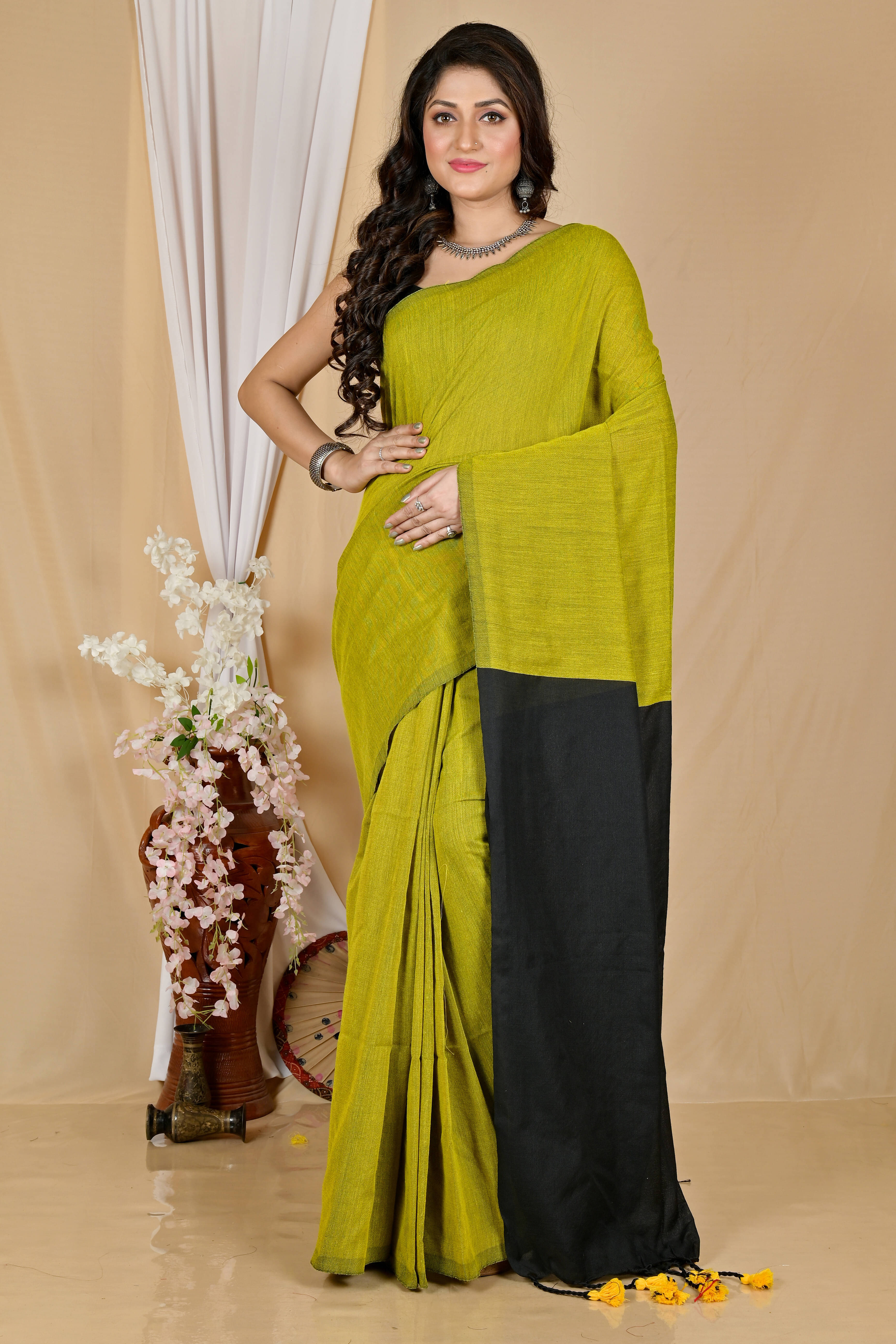 BRYNBRIT Cotton Self Design Tant Saree With Unstitched Blouse Piece ( Yellow ) BRYNBRIT Cotton Self Design Tant Saree With Unstitched Blouse Piece ( Yellow )