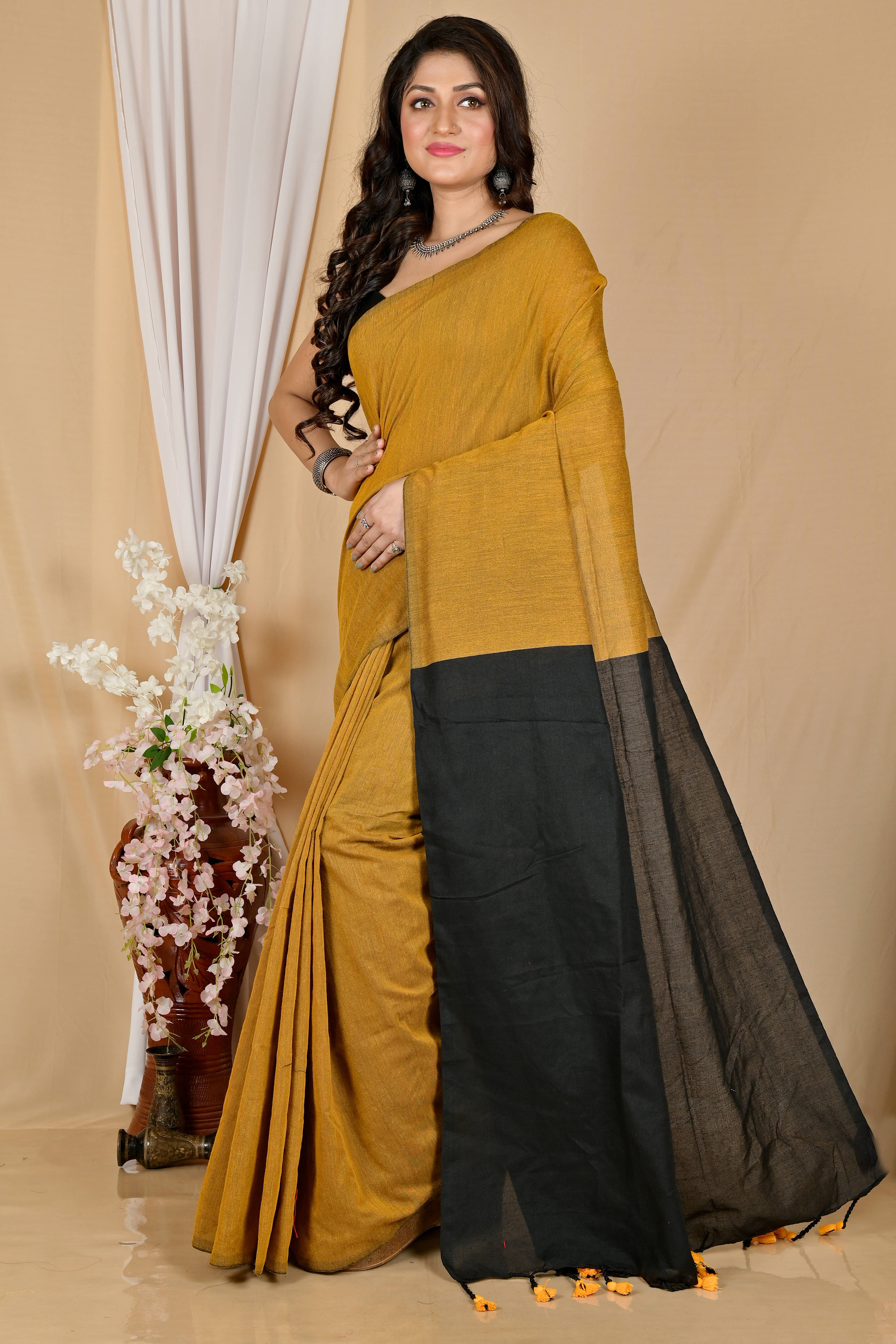     			BRYNBRIT Cotton Self Design Tant Saree With Unstitched Blouse Piece ( Yellow )