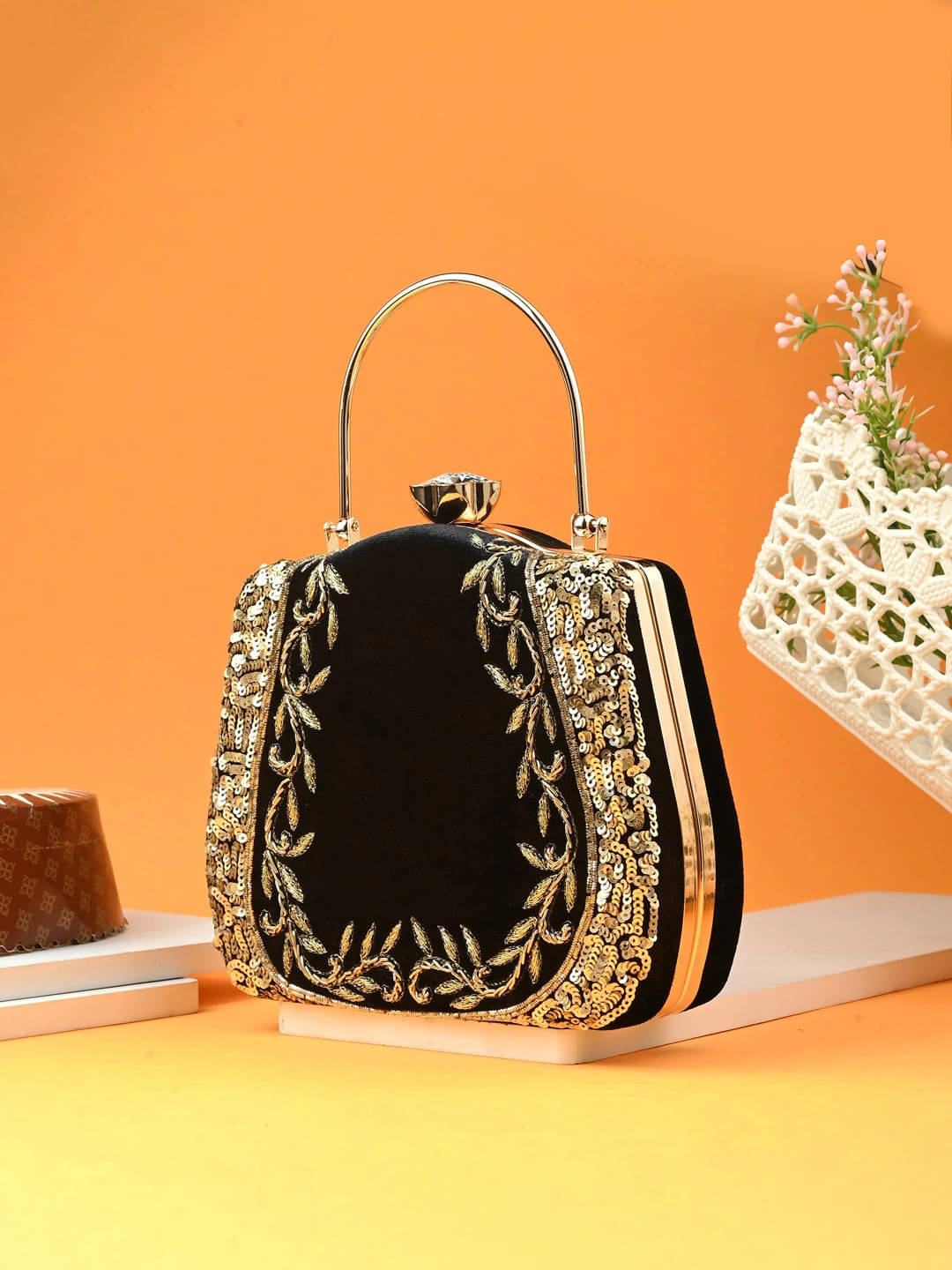     			Tooba Handicraft Black Fabric Box Clutch