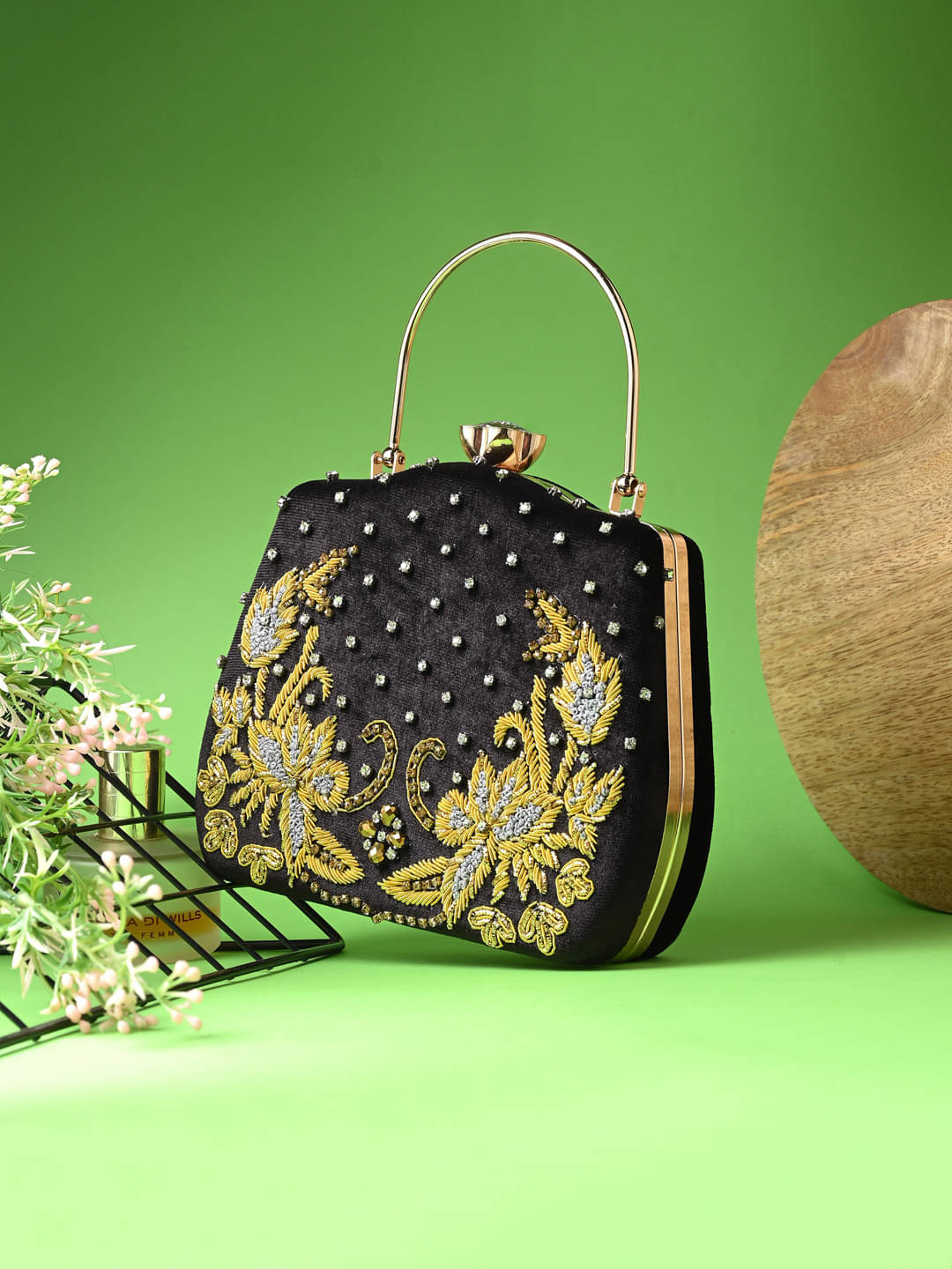     			Tooba Handicraft Black Fabric Box Clutch