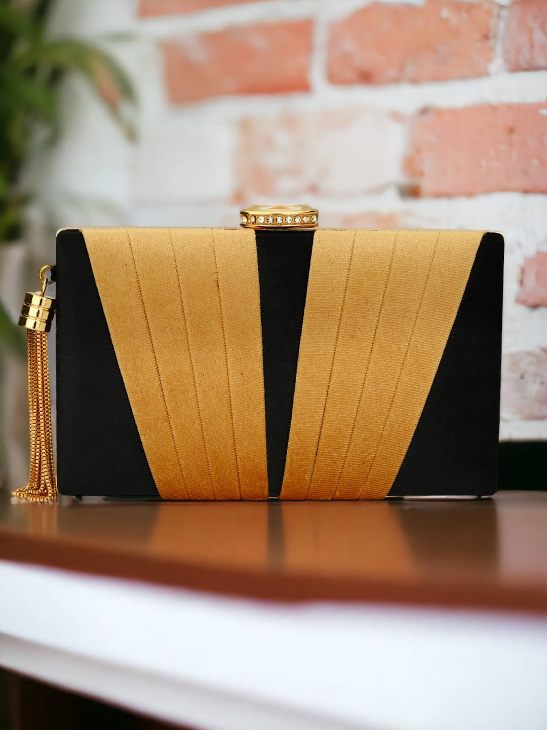     			Tooba Handicraft Multicolor Fabric Box Clutch