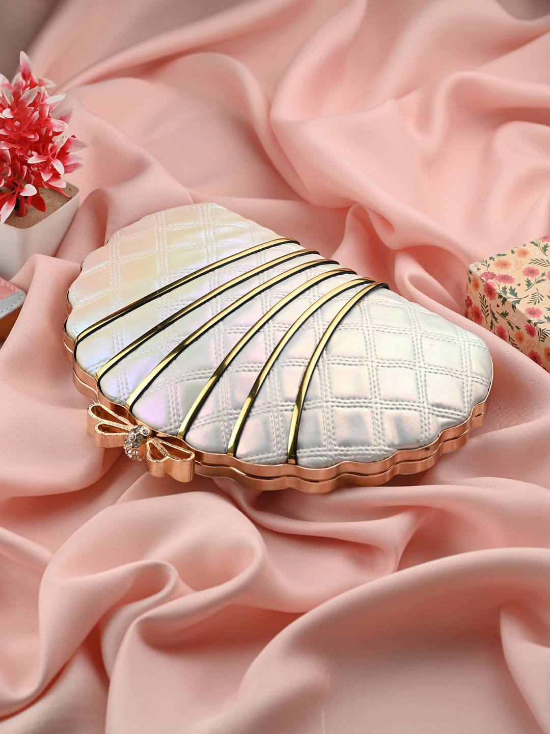     			Tooba Handicraft White Fabric Box Clutch