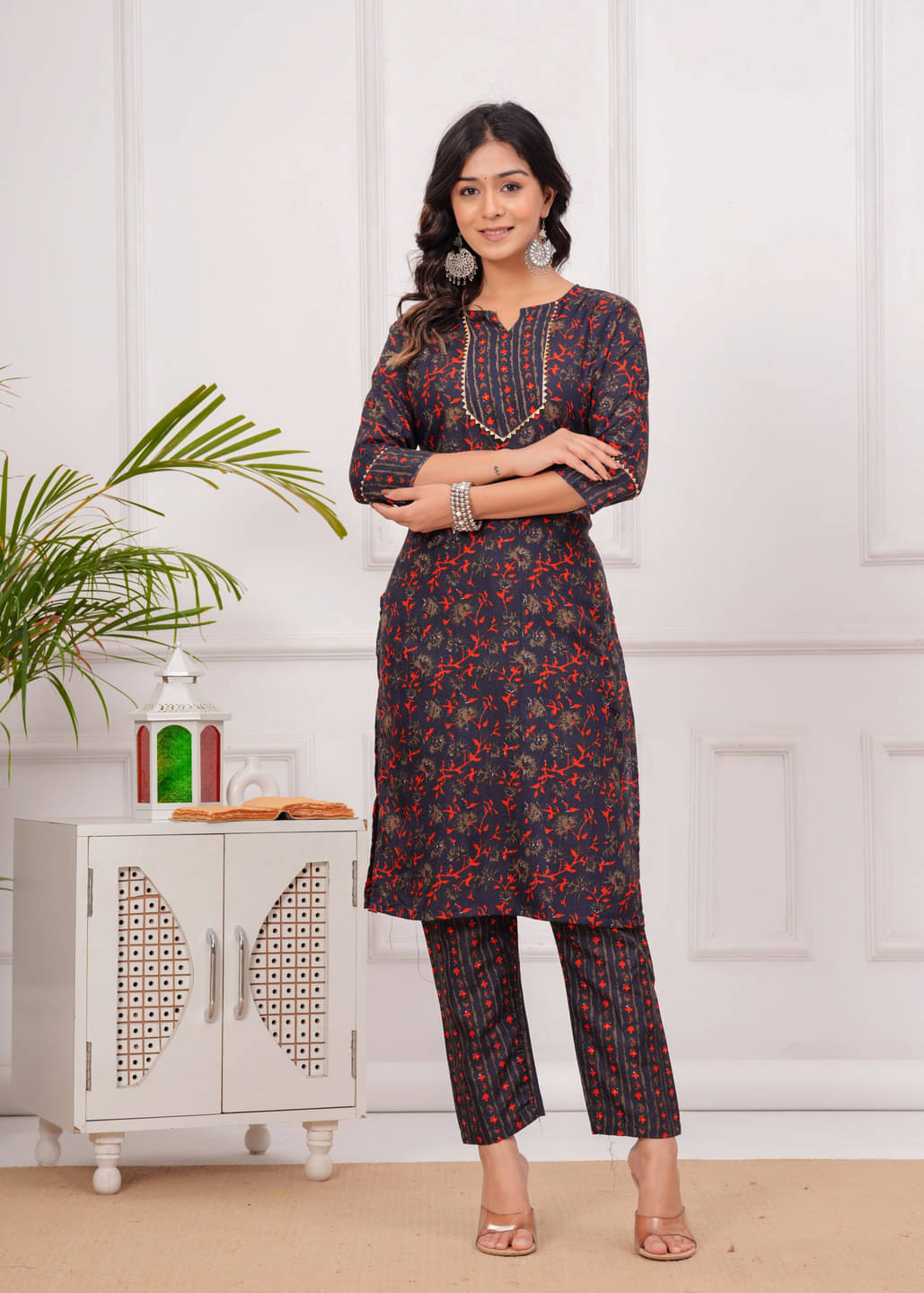 YAGNIK FASHION Women Cotton Solid Straight Kurti With Pants ( Black ) YAGNIK FASHION Women Cotton Solid Straight Kurti With Pants ( Black )