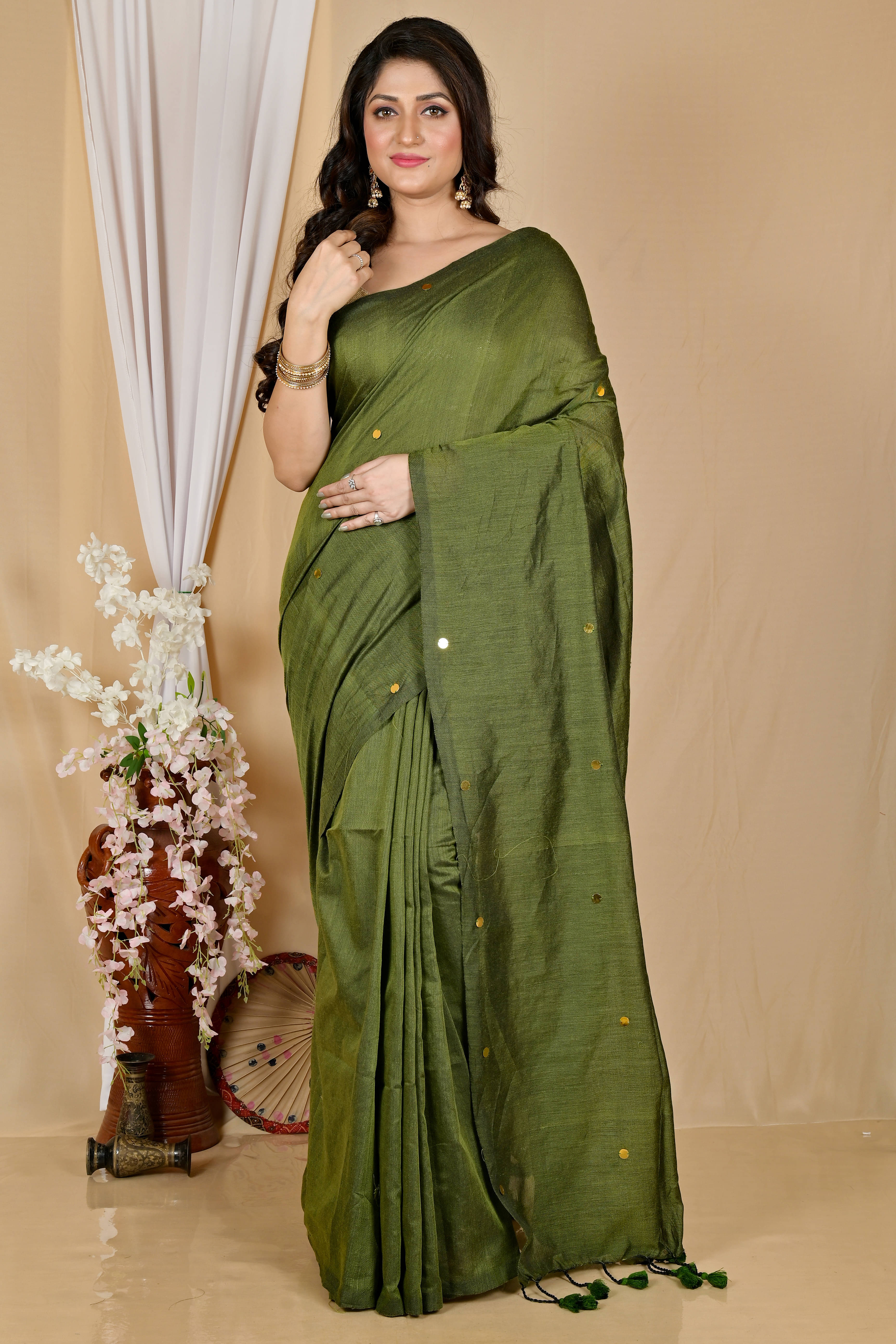 Zayraa Cotton Blend Embellished Saree With Unstitched Blouse Piece ( Green ) Zayraa Cotton Blend Embellished Saree With Unstitched Blouse Piece ( Green )