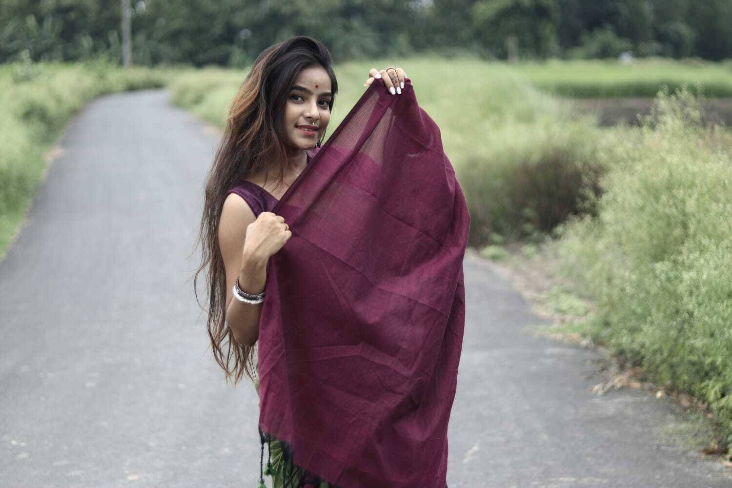 Zayraa Cotton Blend Woven Saree Without Blouse Piece ( Bronze )     			Zayraa Cotton Blend Woven Saree Without Blouse Piece ( Bronze )