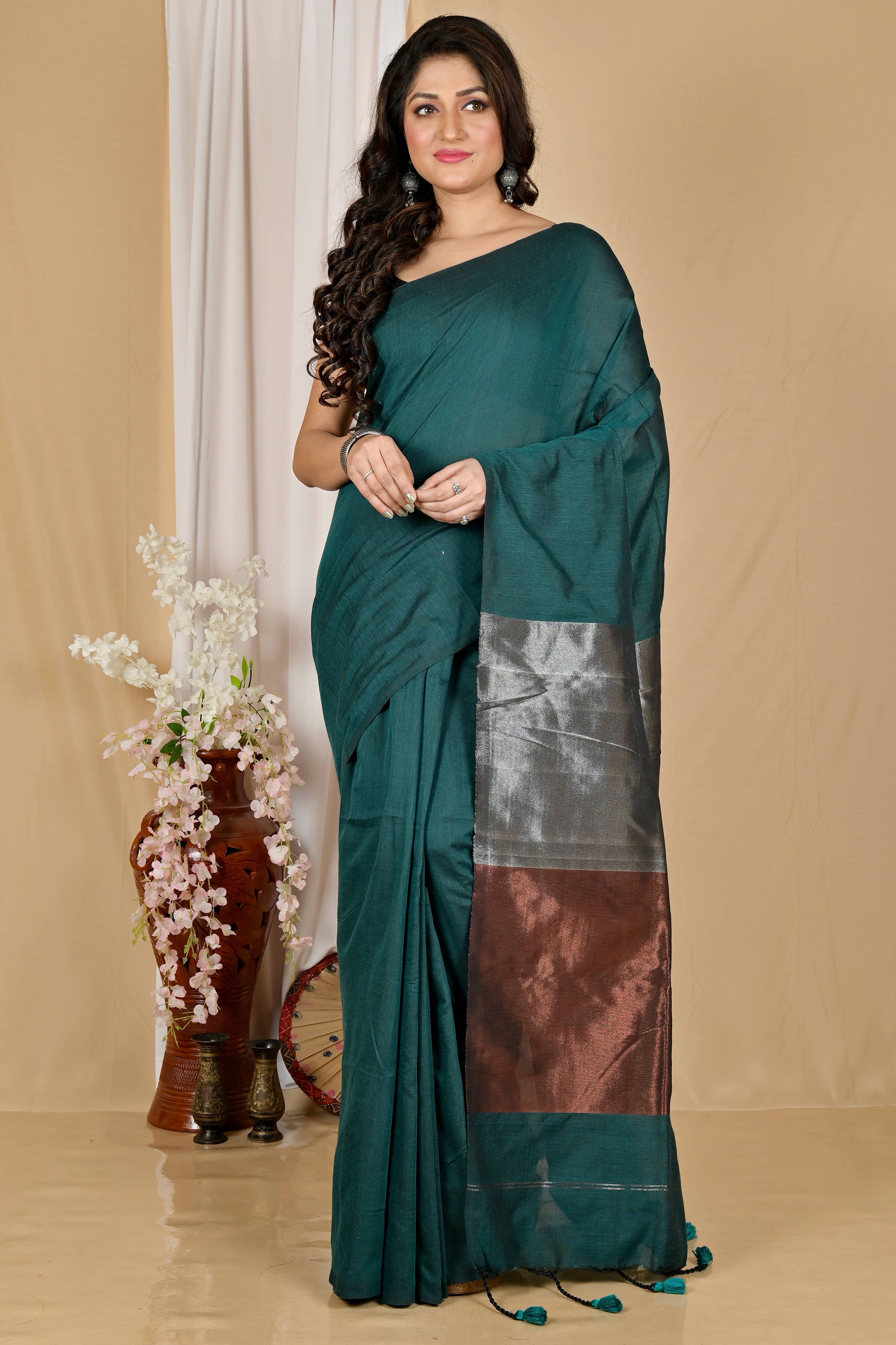 Zayraa Cotton Self Design Tant Saree With Unstitched Blouse Piece ( Teal ) Zayraa Cotton Self Design Tant Saree With Unstitched Blouse Piece ( Teal )