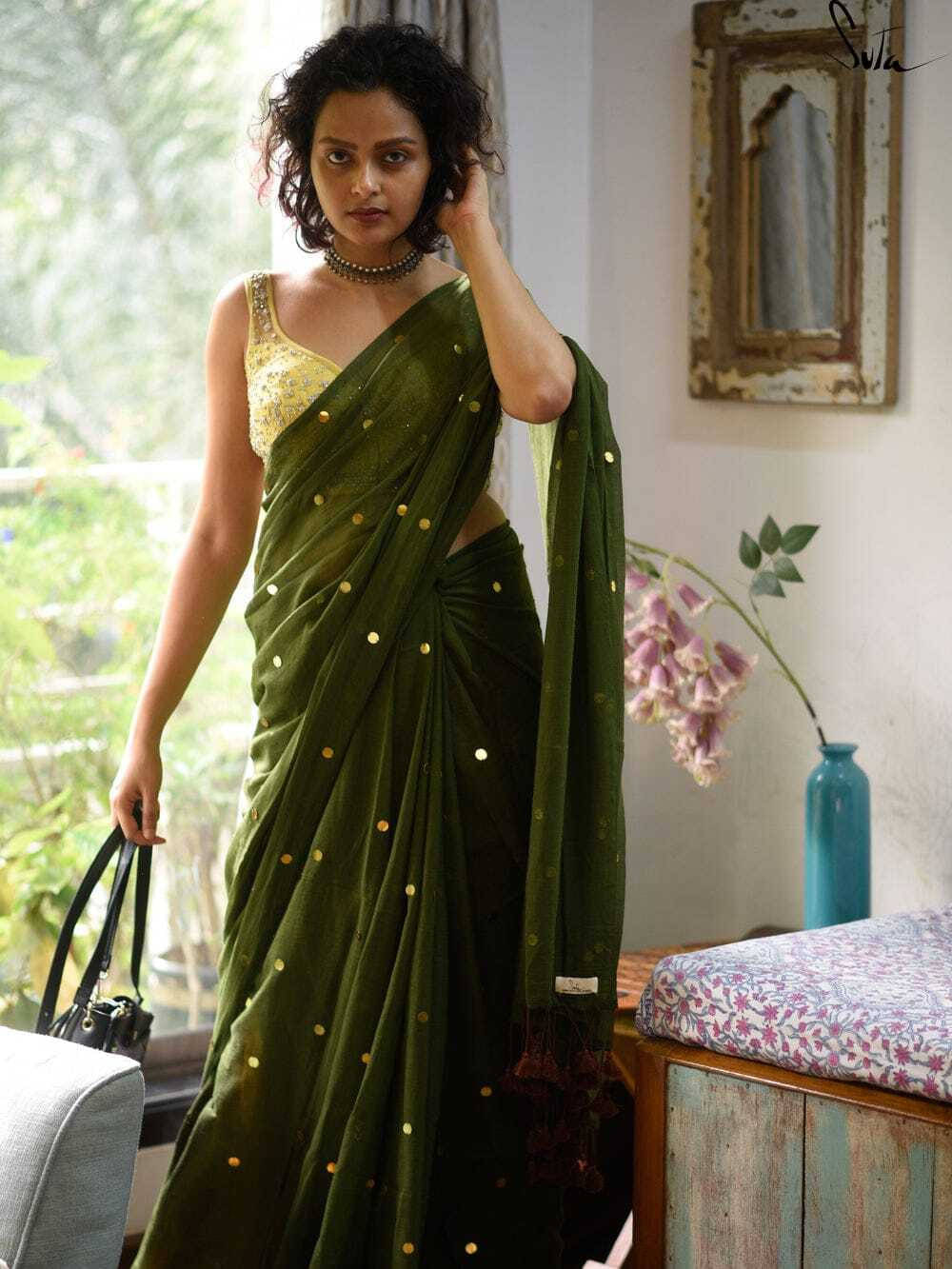 Zayraa Cotton Self Design Tant Saree With Unstitched Blouse Piece ( Green ) Zayraa Cotton Self Design Tant Saree With Unstitched Blouse Piece ( Green )