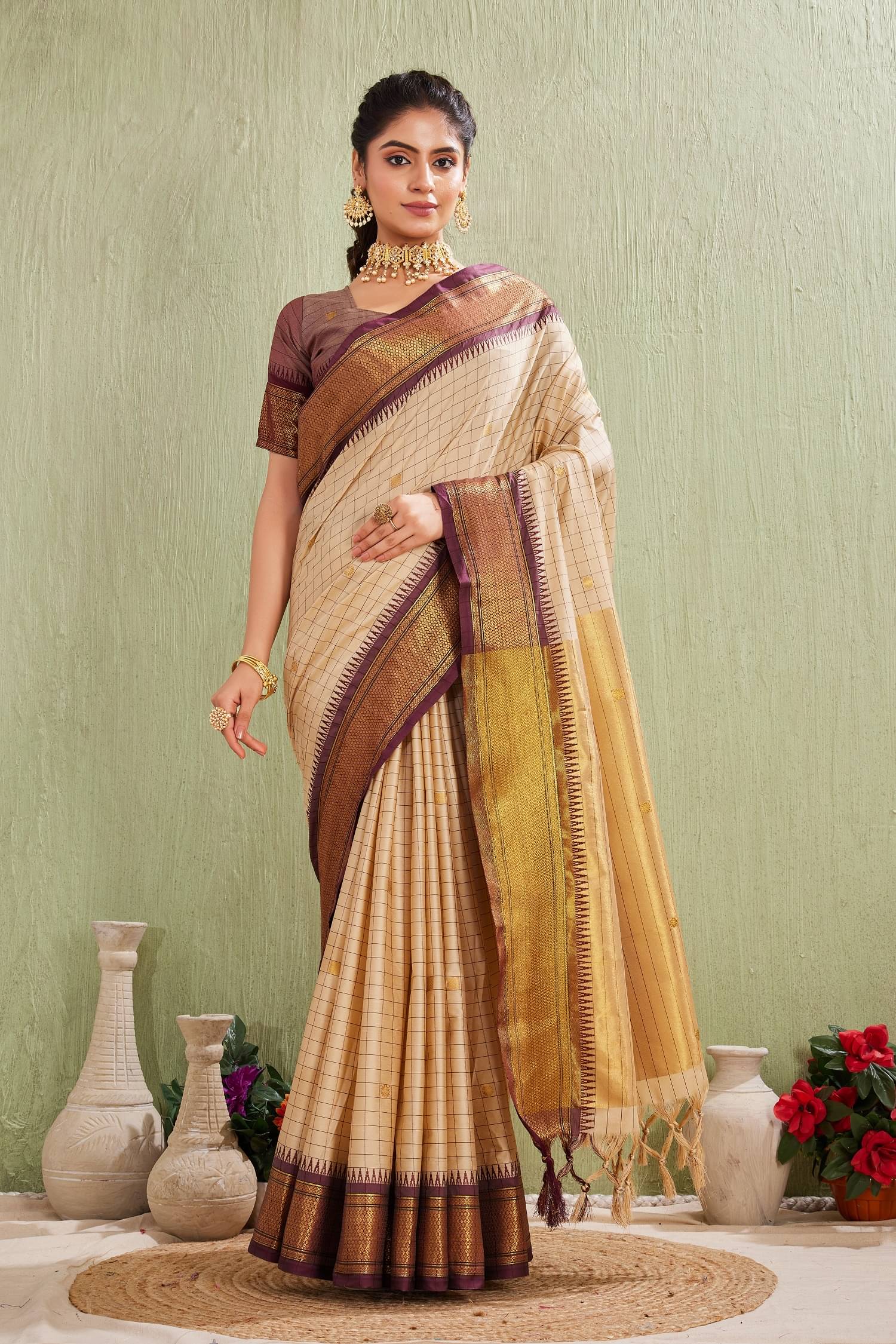 Aika Cotton Silk Woven Saree With Unstitched Blouse Piece ( Cream ) Aika Cotton Silk Woven Saree With Unstitched Blouse Piece ( Cream )