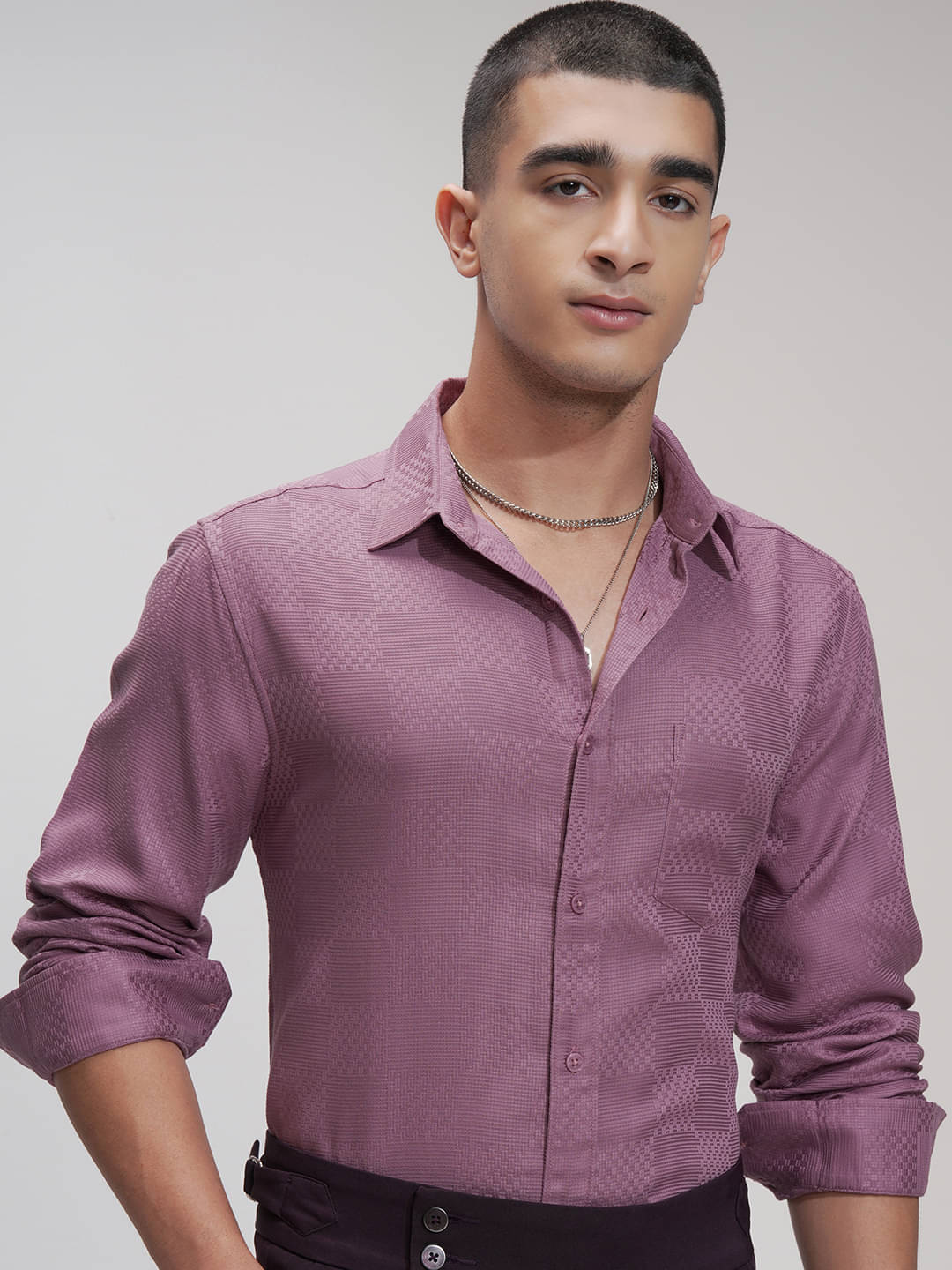 Highlander 100% Cotton Regular Fit Self Design Full Sleeves Men's Casual Shirt - Pink ( Pack of 1 ) Highlander 100% Cotton Regular Fit Self Design Full Sleeves Men's Casual Shirt - Pink ( Pack of 1 )