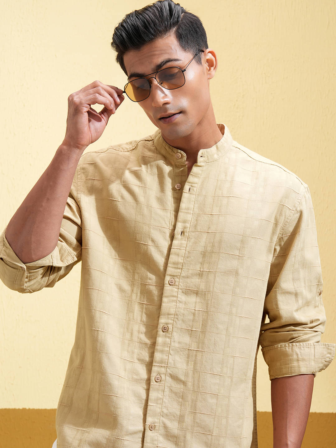 Highlander 100% Cotton Relaxed Fit Checks Full Sleeves Men's Casual Shirt - Khaki ( Pack of 1 )     			Highlander 100% Cotton Relaxed Fit Checks Full Sleeves Men's Casual Shirt - Khaki ( Pack of 1 )