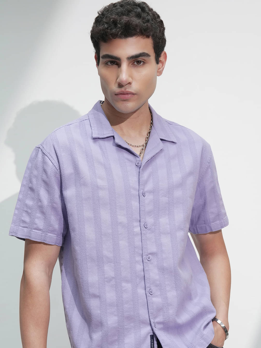     			Highlander 100% Cotton Relaxed Fit Self Design Half Sleeves Men's Casual Shirt - Lavender ( Pack of 1 )