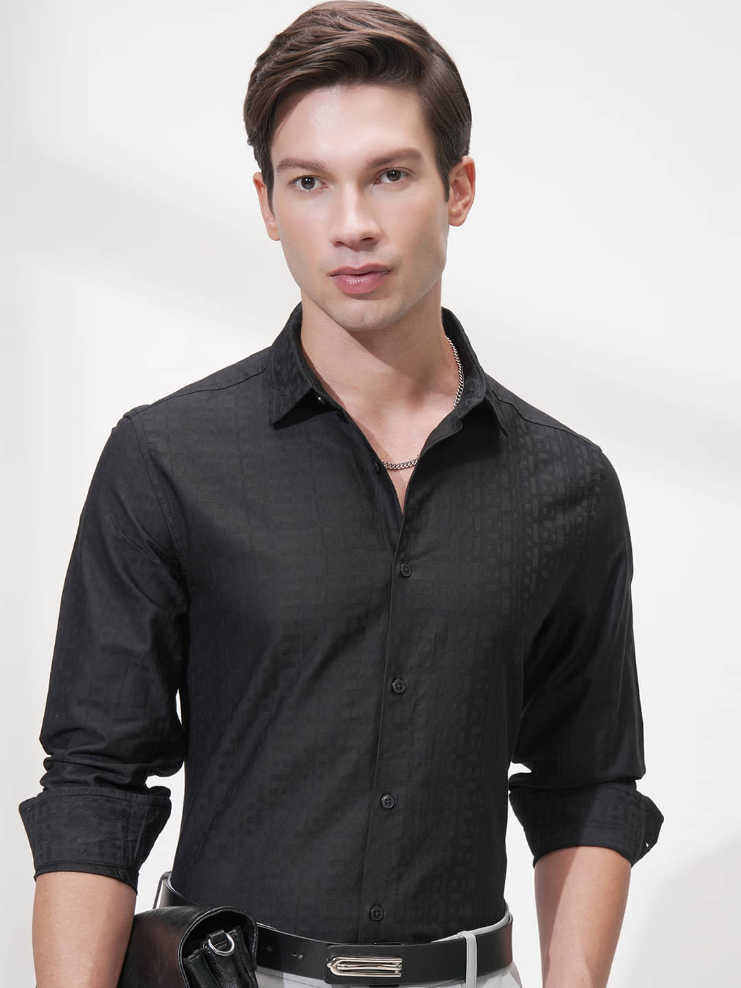     			Highlander 100% Cotton Slim Fit Self Design Full Sleeves Men's Casual Shirt - Black ( Pack of 1 )