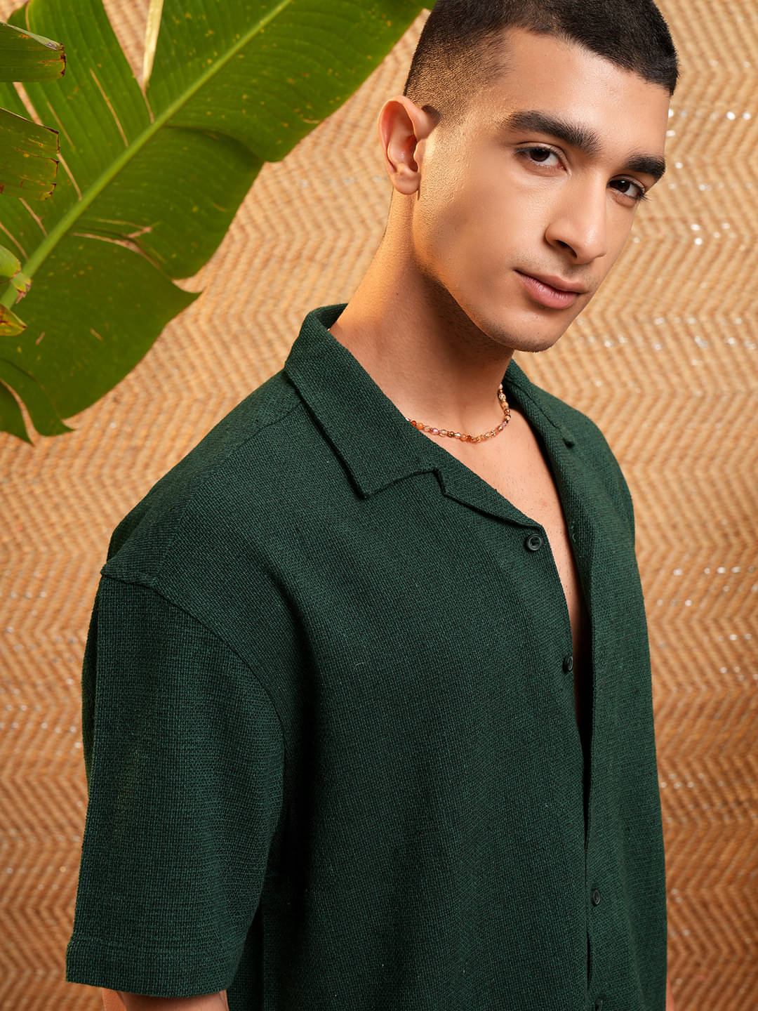     			Highlander Cotton Blend Oversized Fit Solids Half Sleeves Men's Casual Shirt - Dark Green ( Pack of 1 )