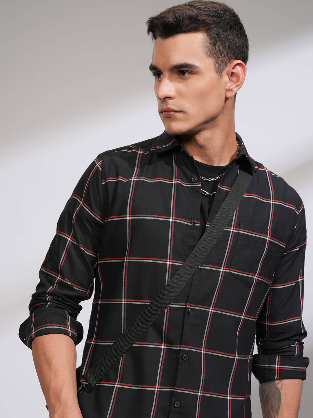 Highlander Cotton Blend Slim Fit Checks Full Sleeves Men's Casual Shirt - Black ( Pack of 1 )     			Highlander Cotton Blend Slim Fit Checks Full Sleeves Men's Casual Shirt - Black ( Pack of 1 )