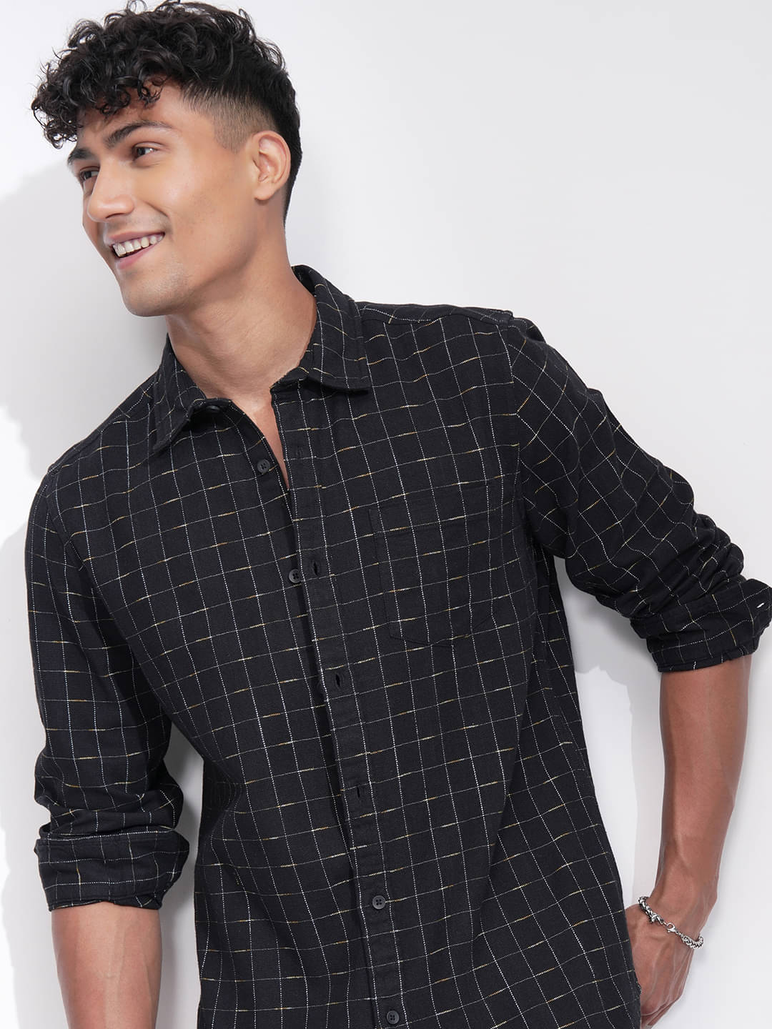     			Highlander Cotton Blend Slim Fit Self Design Full Sleeves Men's Casual Shirt - Black ( Pack of 1 )