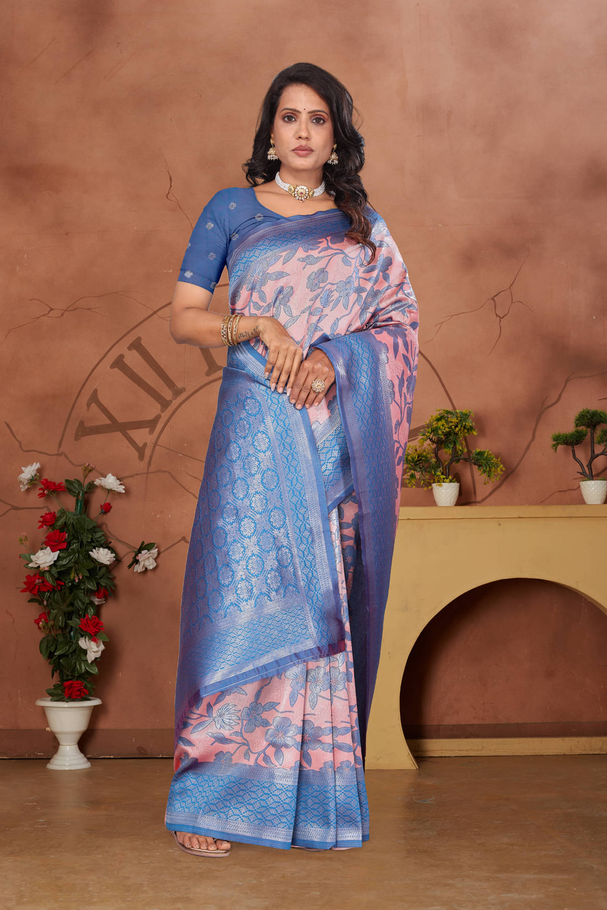 JULEE Silk Blend Woven Saree With Unstitched Blouse Piece ( Peach )     			JULEE Silk Blend Woven Saree With Unstitched Blouse Piece ( Peach )