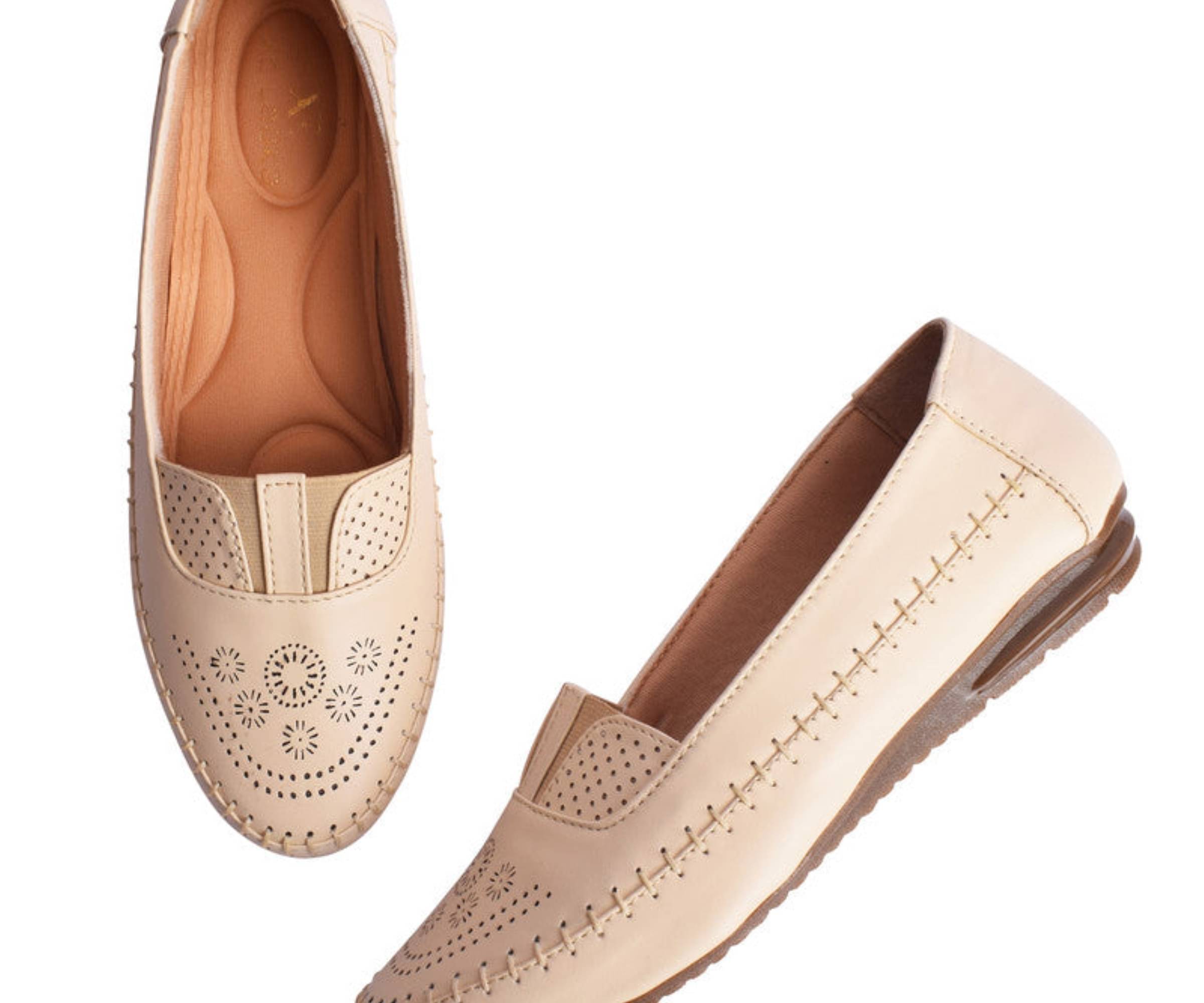     			XE Looks Cream Women's Slip On Heels