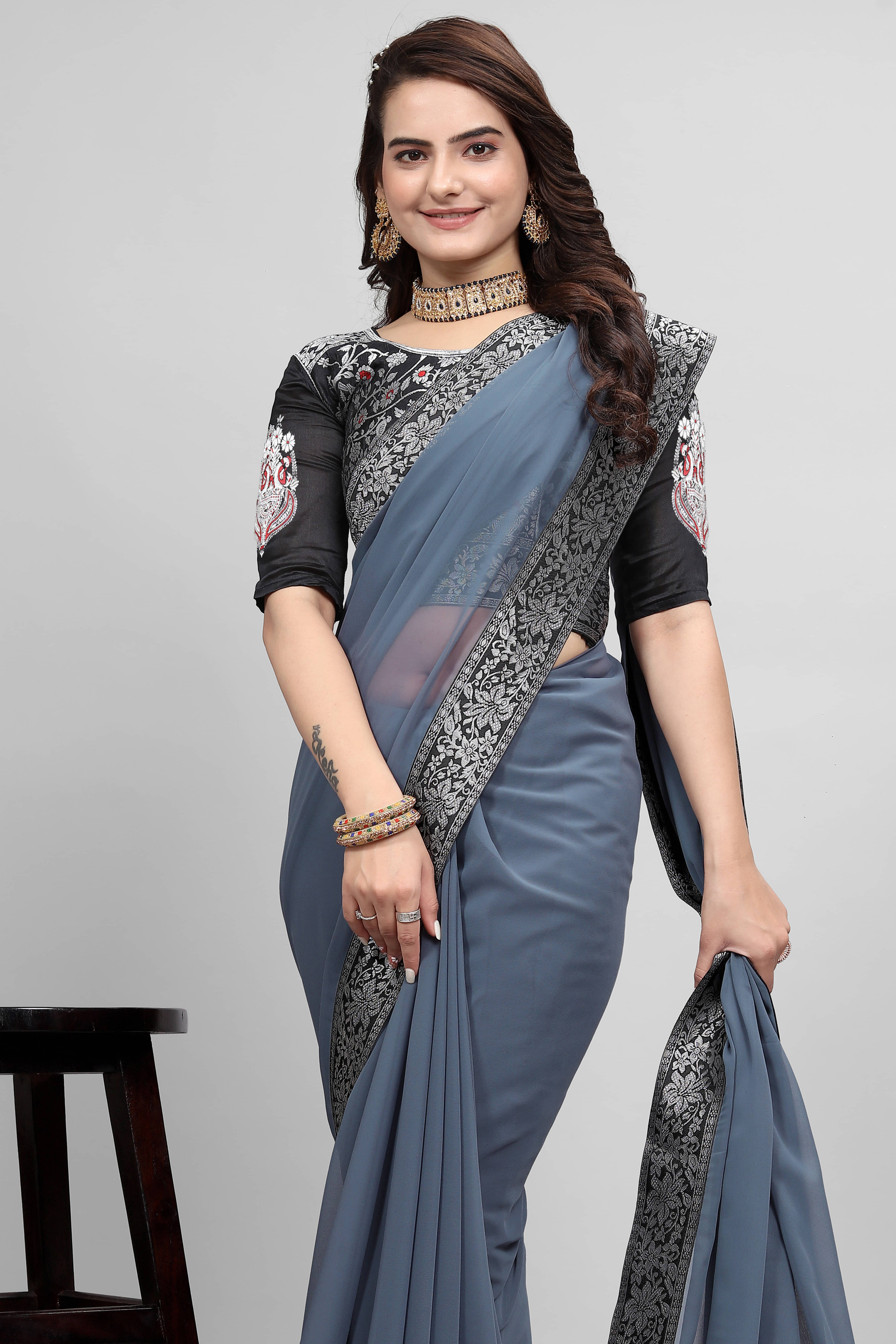 Aai Shree Khodiyar Chiffon Solid Saree With Unstitched Blouse Piece ( Grey ) Aai Shree Khodiyar Chiffon Solid Saree With Unstitched Blouse Piece ( Grey )