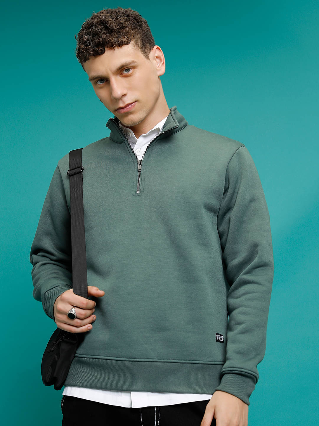 Highlander Polyester High Neck Men's Sweatshirt - Green ( Pack of 1 )     			Highlander Polyester High Neck Men's Sweatshirt - Green ( Pack of 1 )