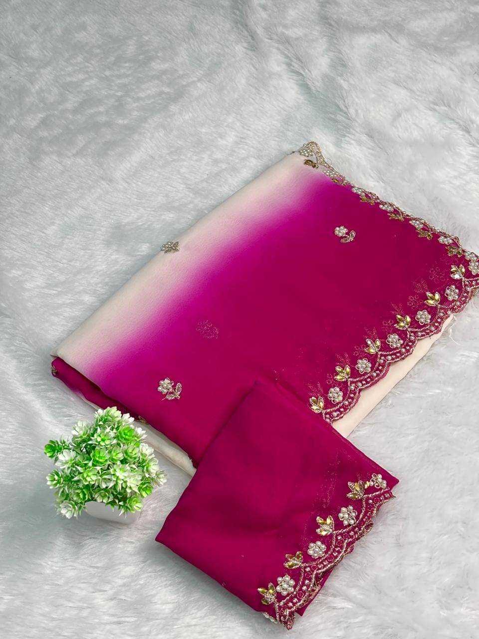 SHRIMORI Georgette Embellished Maheshwari Saree With Unstitched Blouse Piece ( Pink ) SHRIMORI Georgette Embellished Maheshwari Saree With Unstitched Blouse Piece ( Pink )