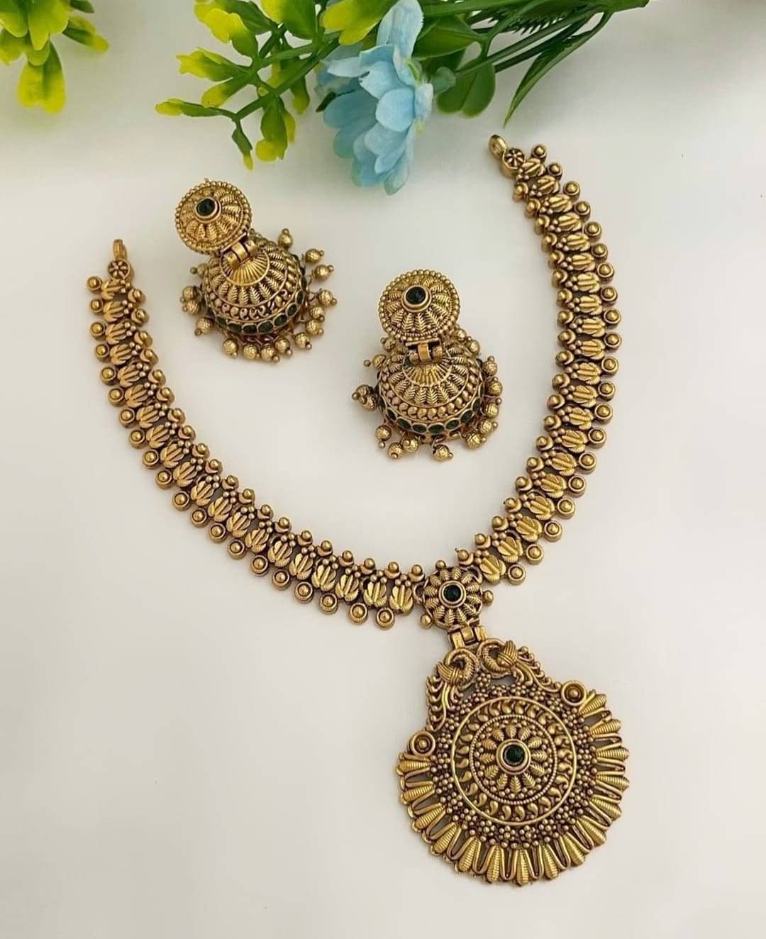     			Shilpa Creation Green Alloy Necklace Set ( Pack of 1 )