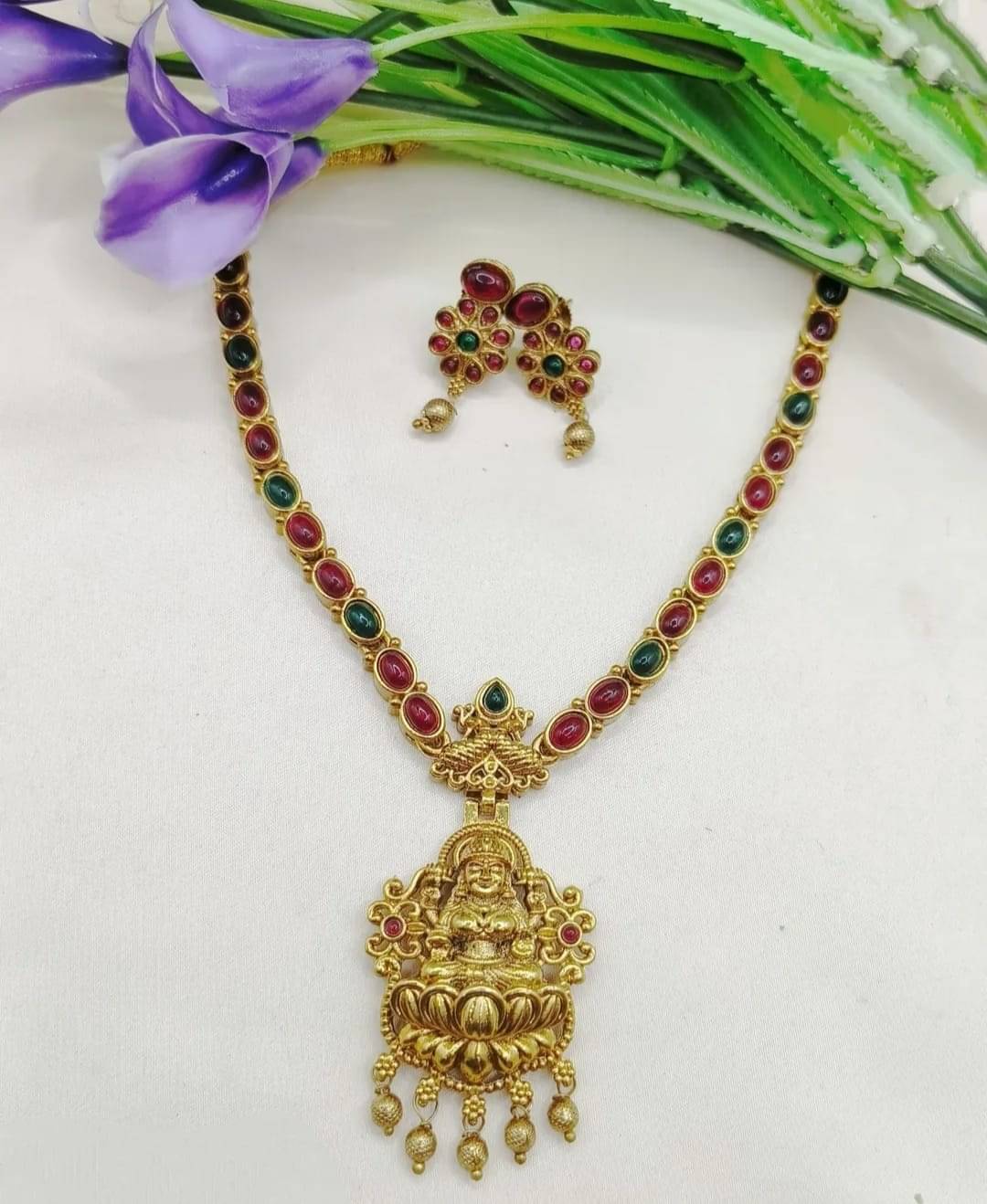     			Shilpa Creation Multi Color Alloy Necklace Set ( Pack of 1 )
