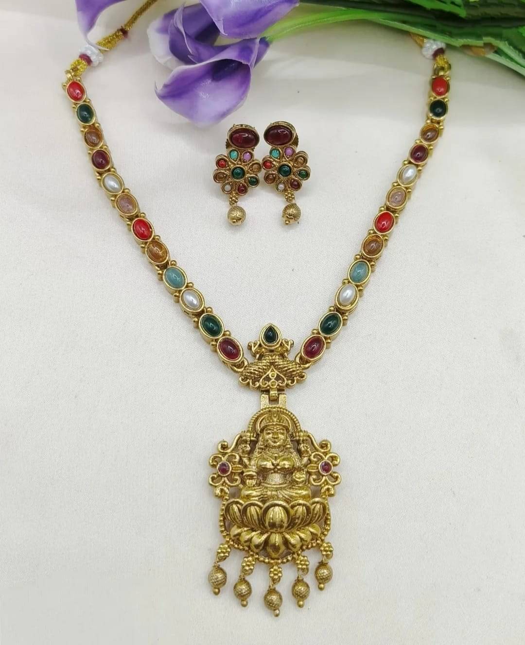     			Shilpa Creation Multicolor Alloy Necklace Set ( Pack of 1 )
