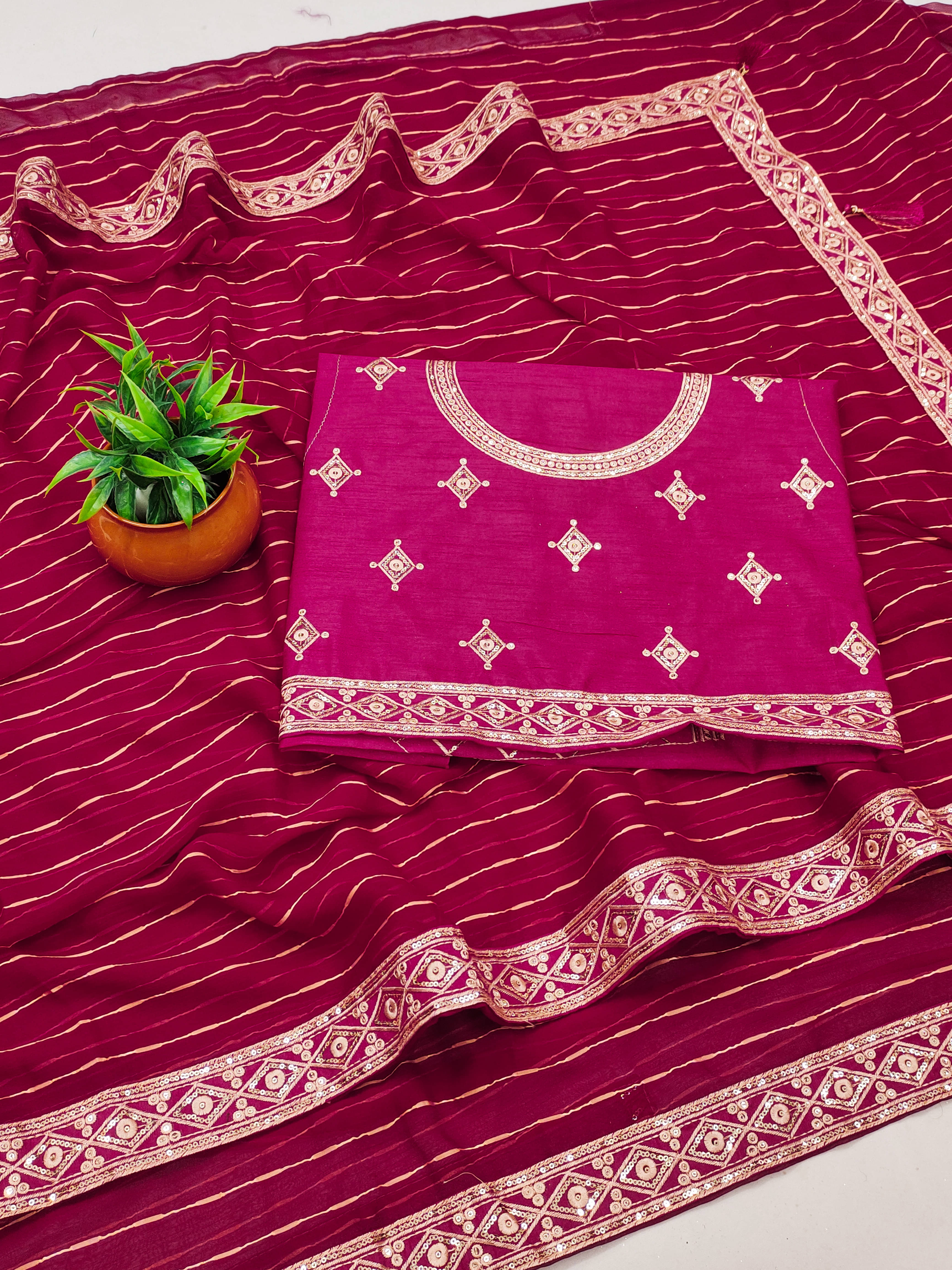     			VEDANT VASTRAM Georgette Embroidered Saree With Unstitched Blouse Piece ( Pink )