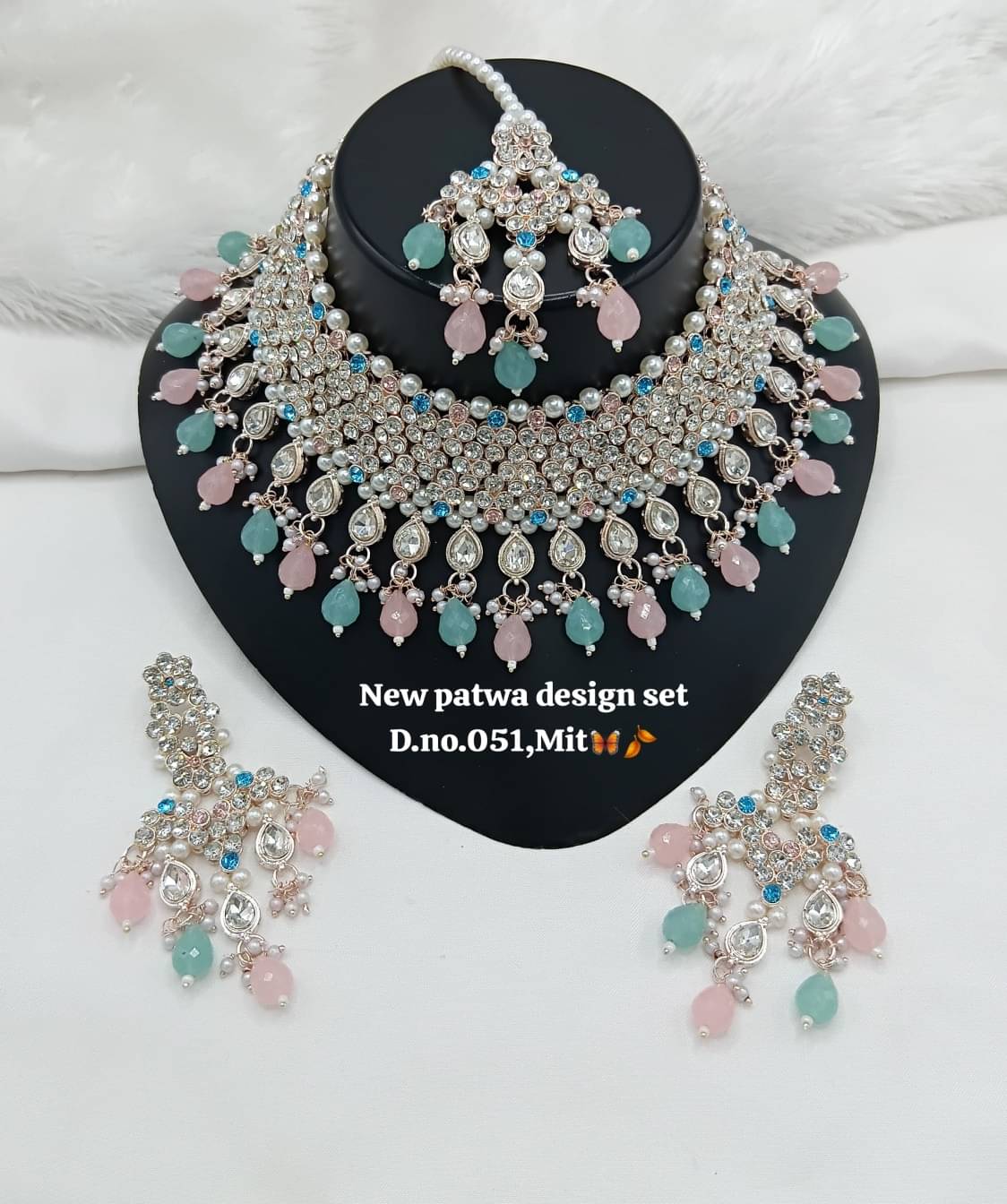     			Padmavati Bangles Multi Color Alloy Necklace Set ( Pack of 1 )