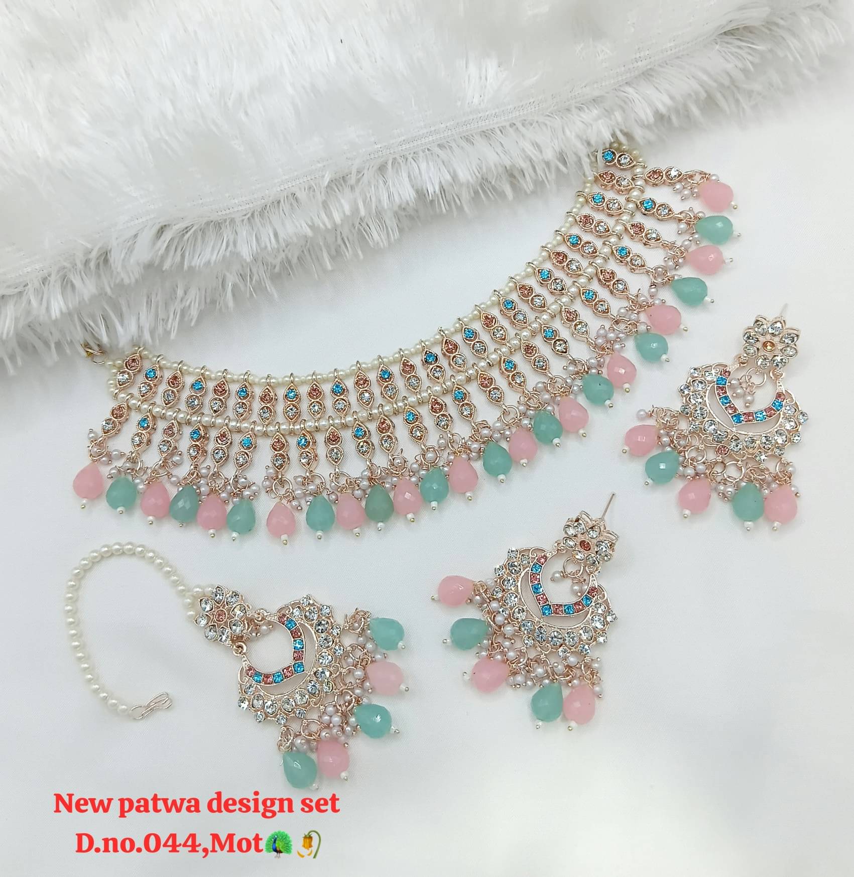     			Padmavati Bangles Multi Color Alloy Necklace Set ( Pack of 1 )
