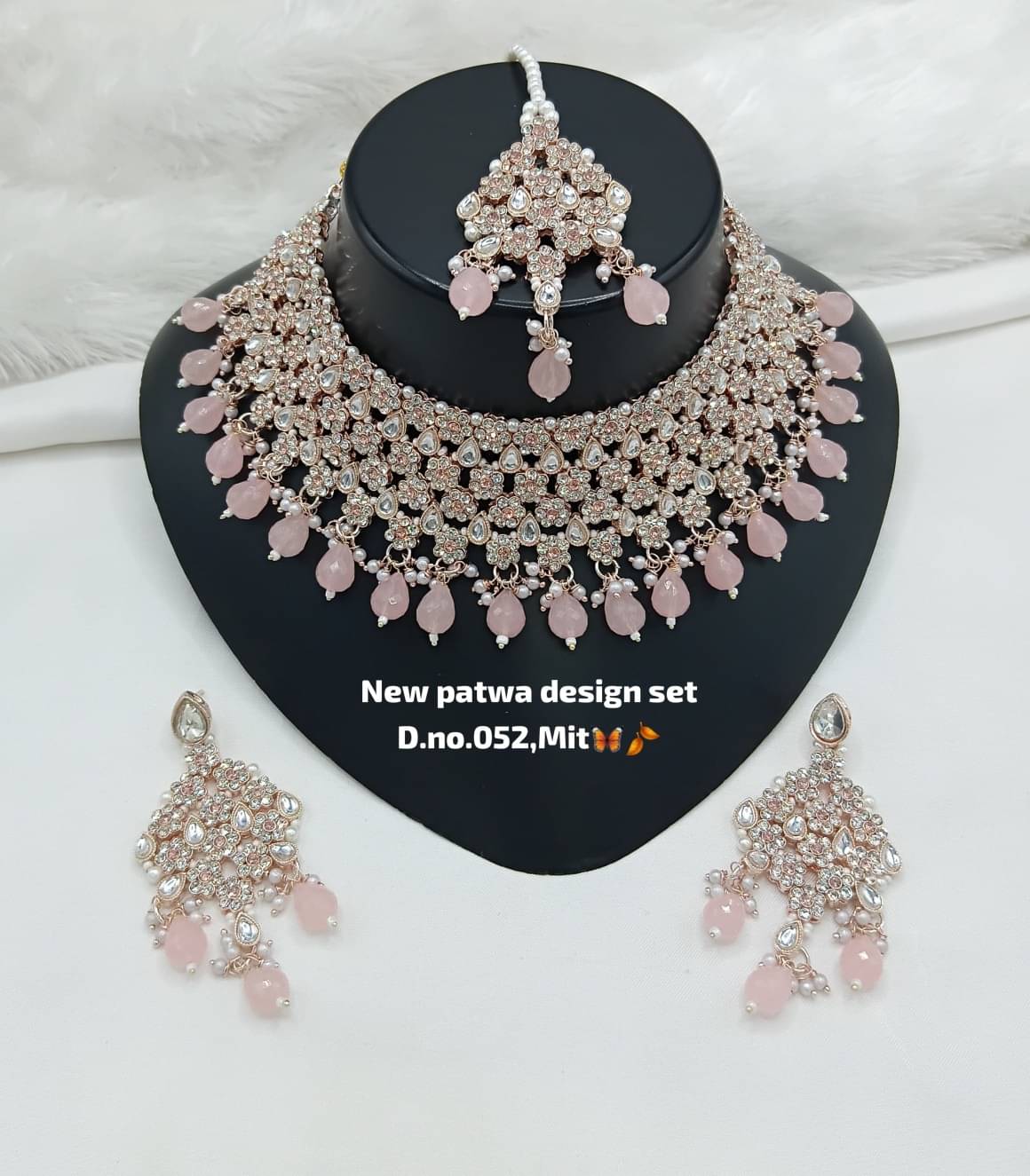     			Padmavati Bangles Pink Alloy Necklace Set ( Pack of 1 )