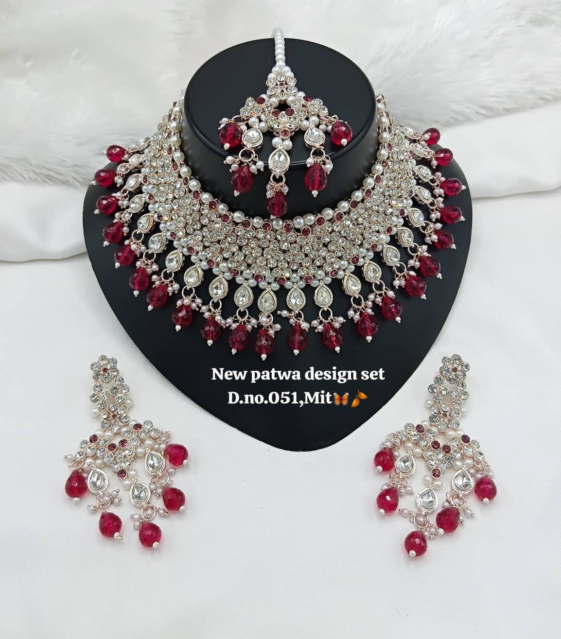     			Padmavati Bangles Red Alloy Necklace Set ( Pack of 1 )