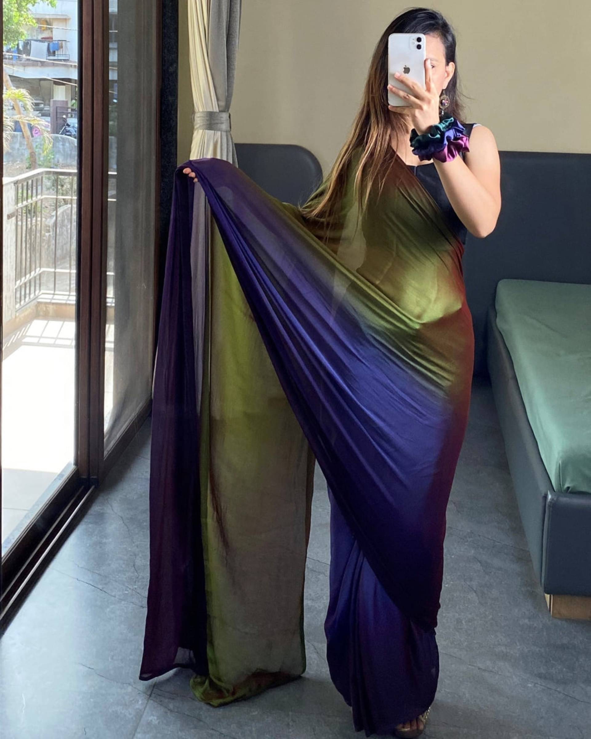 Shree Mahantam Georgette Solid Saree With Unstitched Blouse Piece ( Green ) Shree Mahantam Georgette Solid Saree With Unstitched Blouse Piece ( Green )