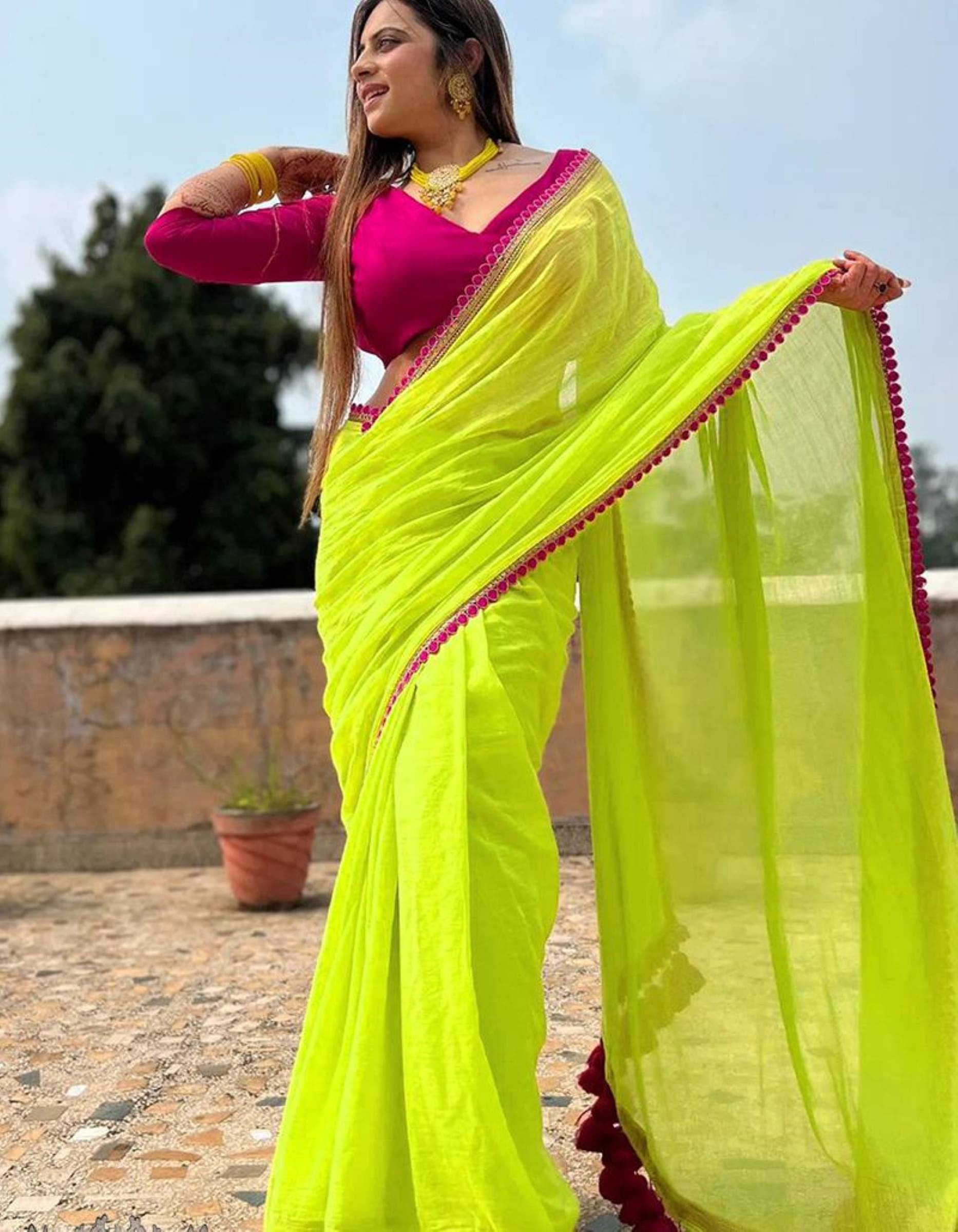 Shree Mahantam Georgette Solid Saree With Unstitched Blouse Piece ( Mint Green )     			Shree Mahantam Georgette Solid Saree With Unstitched Blouse Piece ( Mint Green )