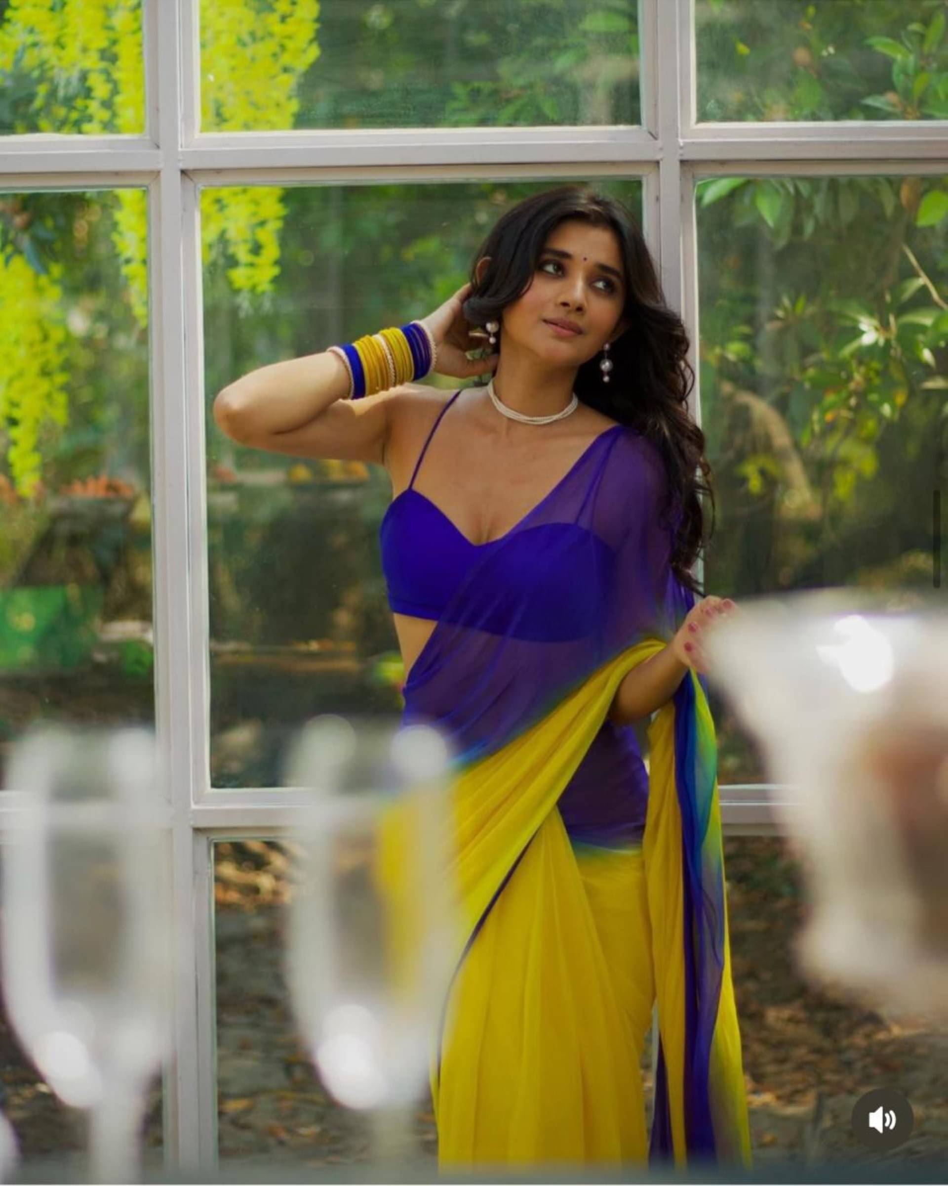 Shree Mahantam Georgette Solid Saree With Unstitched Blouse Piece ( Yellow ) Shree Mahantam Georgette Solid Saree With Unstitched Blouse Piece ( Yellow )