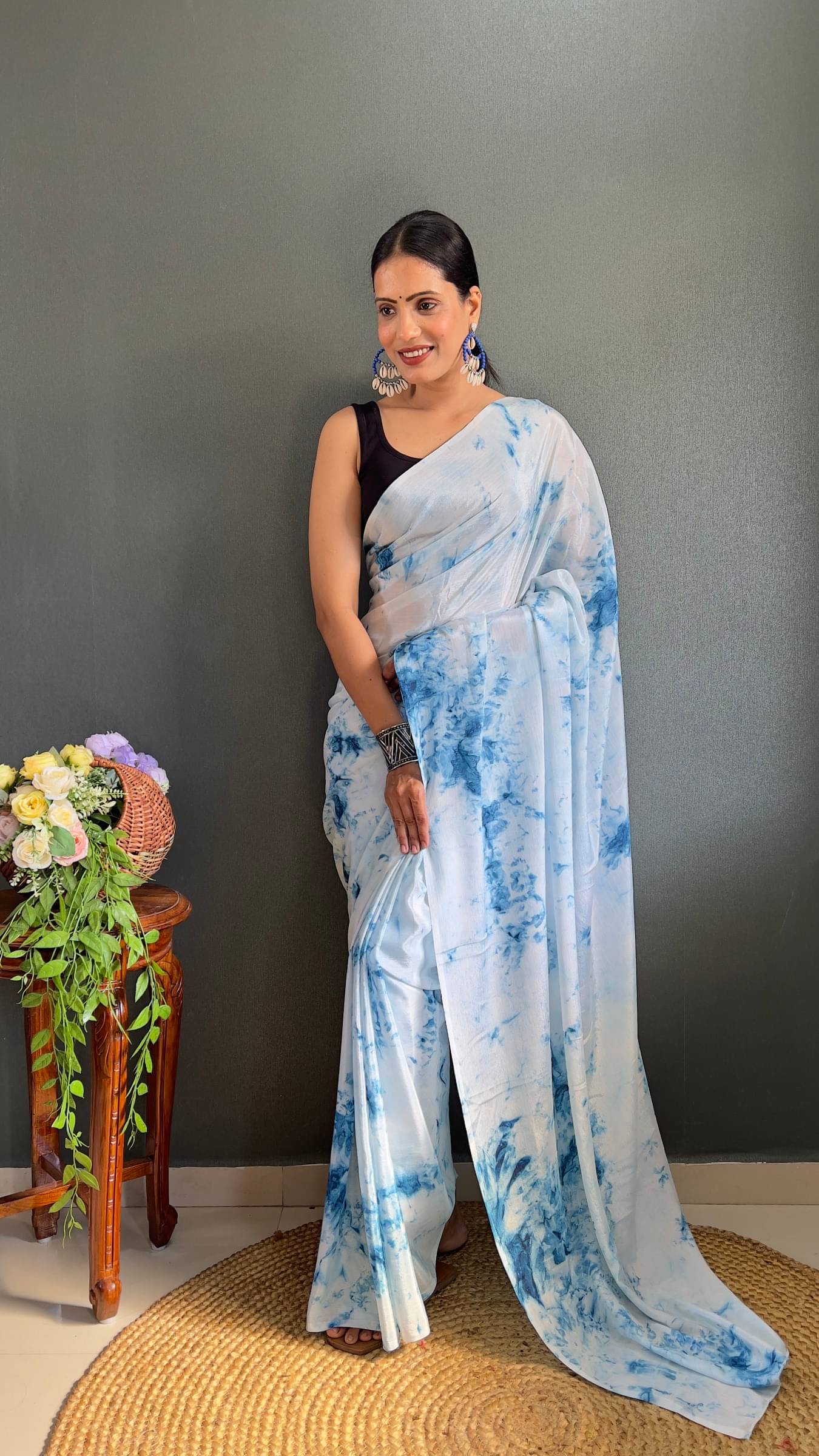 Shree Mahantam Linen Solid Saree With Unstitched Blouse Piece ( Aqua Blue )     			Shree Mahantam Linen Solid Saree With Unstitched Blouse Piece ( Aqua Blue )