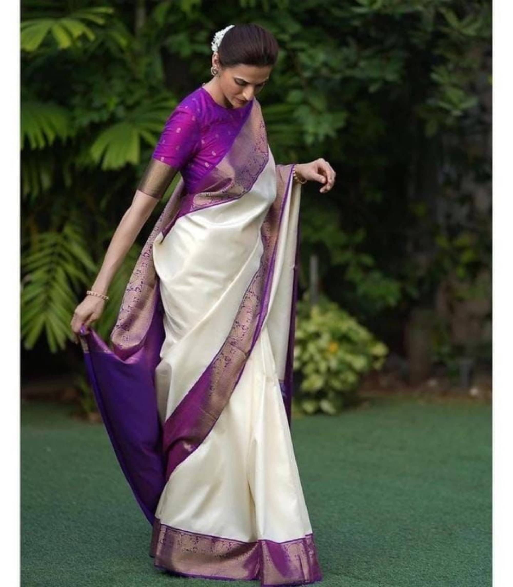     			Shree Mahantam Silk Printed Saree With Unstitched Blouse Piece ( White )