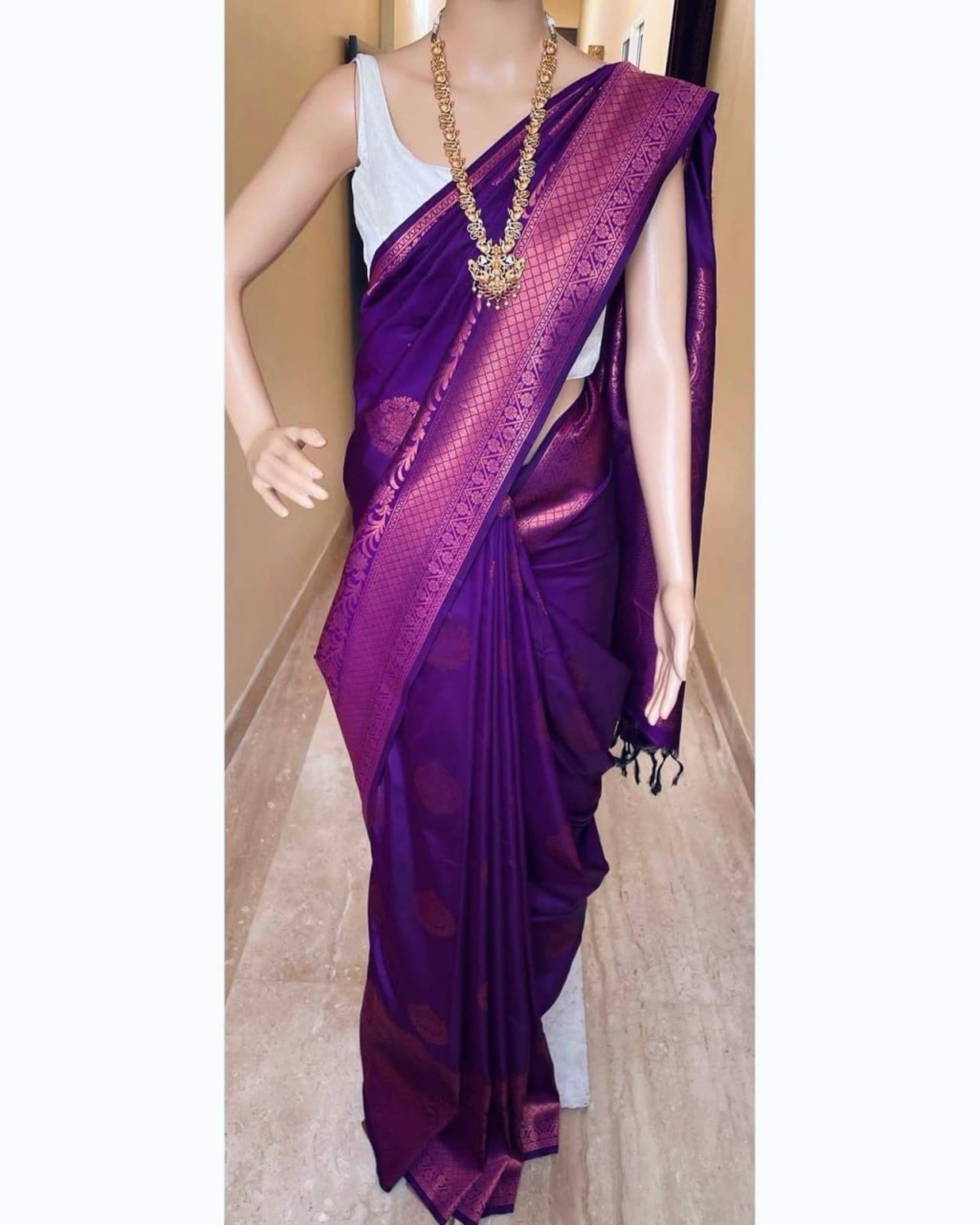     			Shree Mahantam Silk Solid Saree With Unstitched Blouse Piece ( Indigo )
