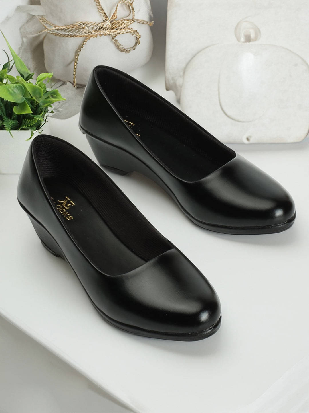     			XE Looks Black Women's Casual Ballerinas
