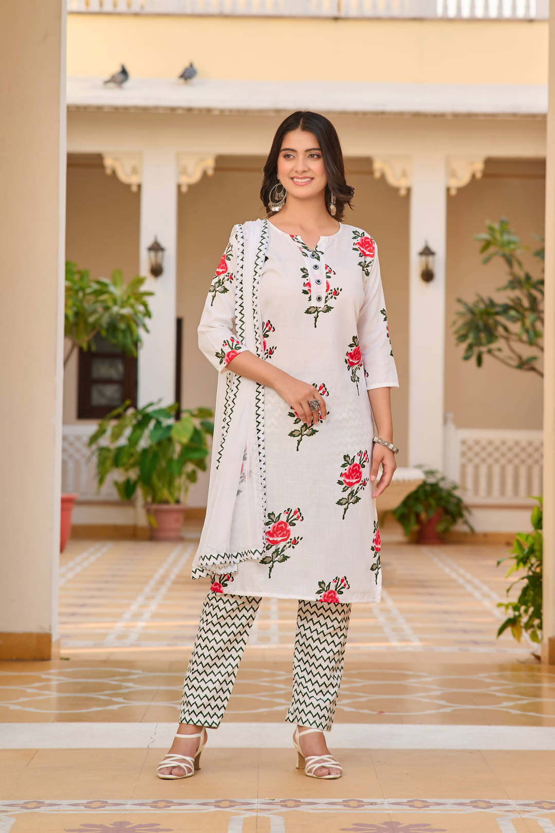     			YAGNIK FASHION Women Rayon Solid Straight Kurti With Pants ( White )