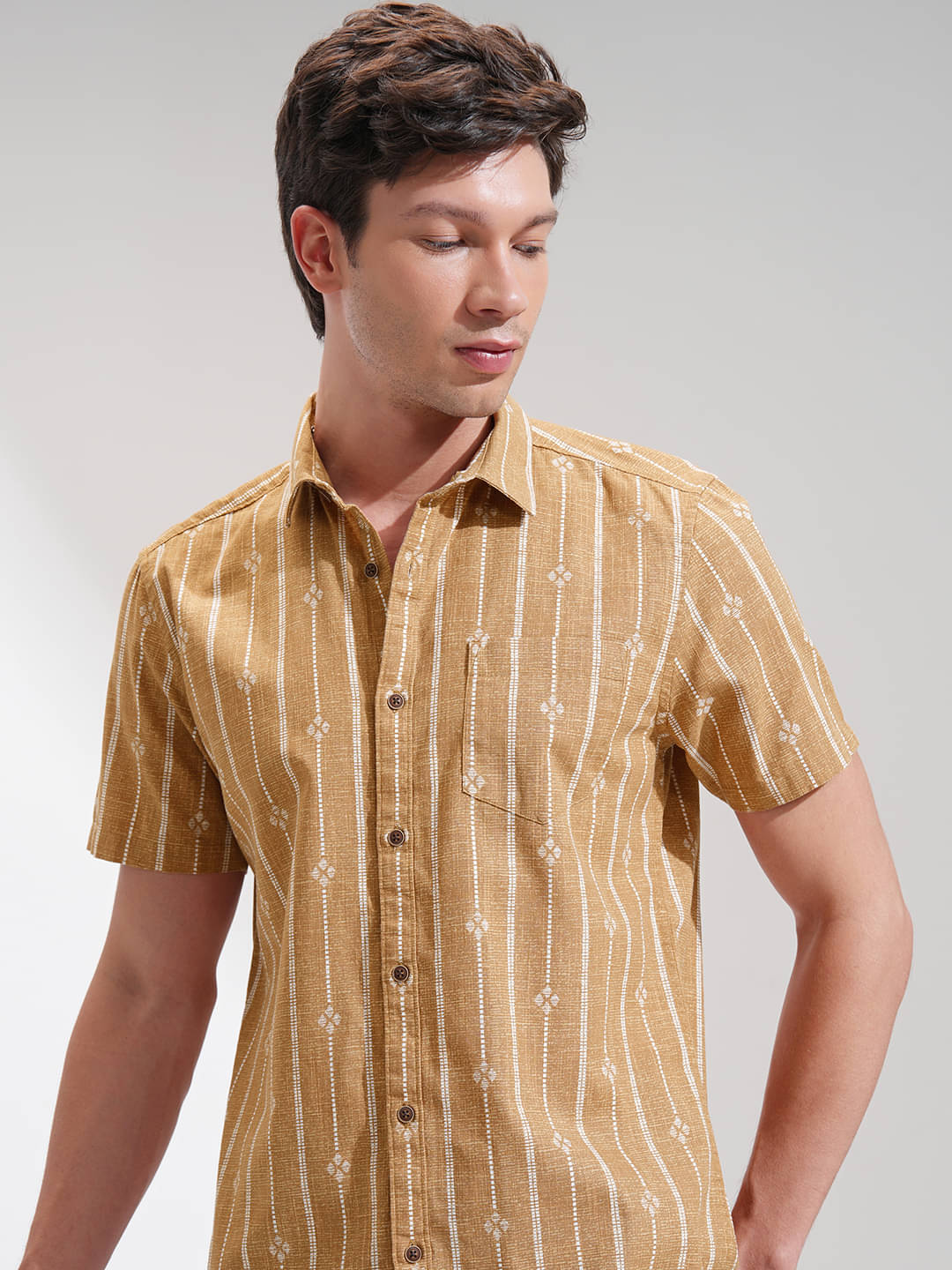     			Highlander 100% Cotton Regular Fit Printed Half Sleeves Men's Casual Shirt - Mustard ( Pack of 1 )