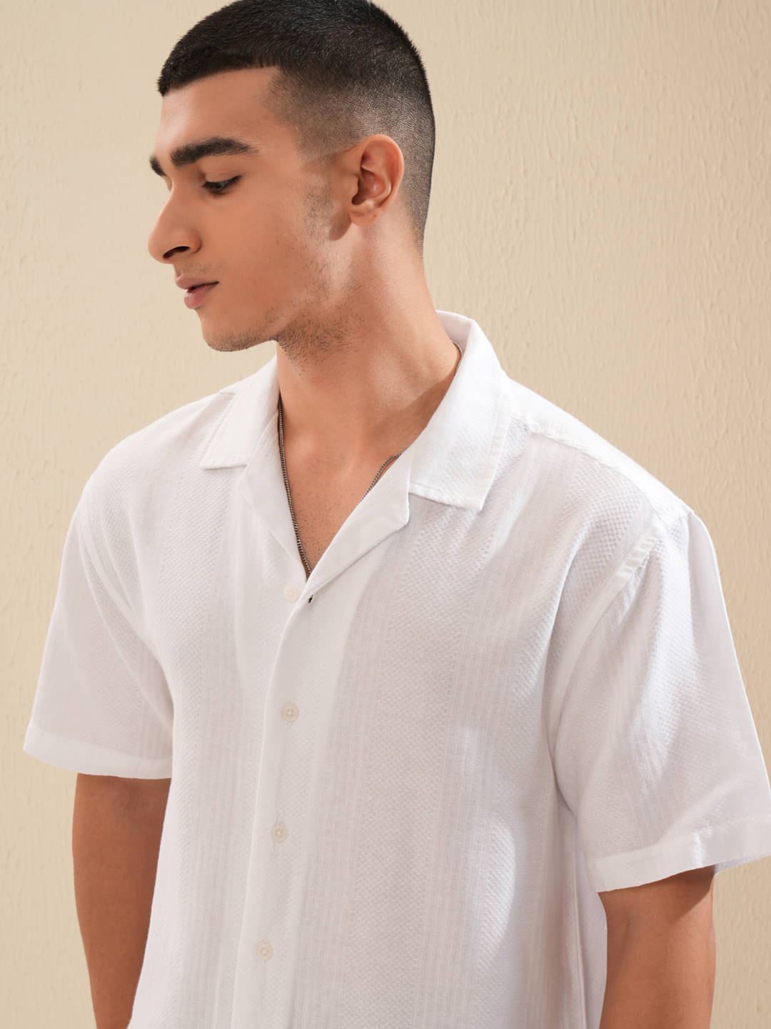     			Highlander 100% Cotton Relaxed Fit Self Design Half Sleeves Men's Casual Shirt - White ( Pack of 1 )