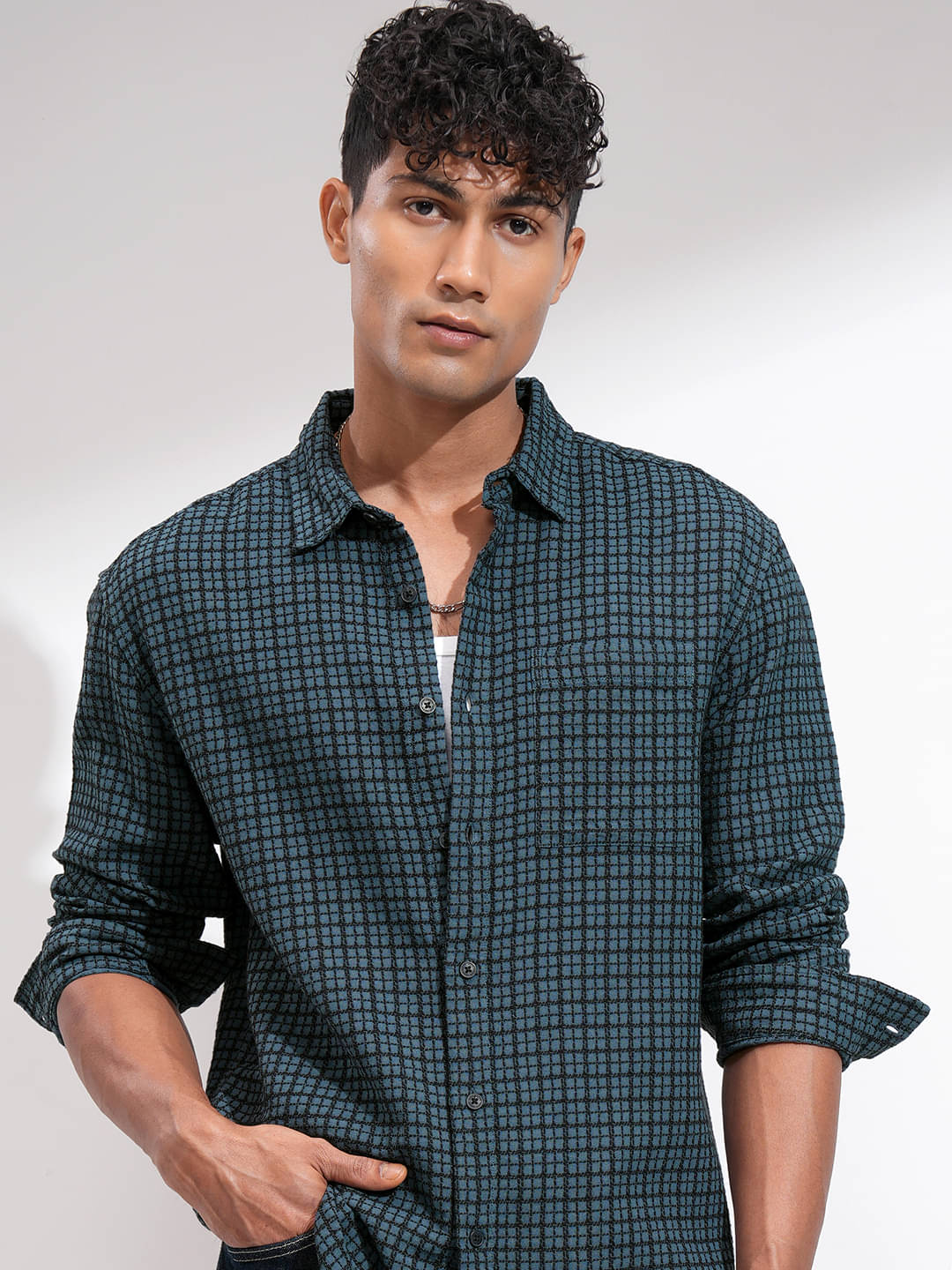     			Highlander 100% Cotton Relaxed Fit Self Design Full Sleeves Men's Casual Shirt - Blue ( Pack of 1 )