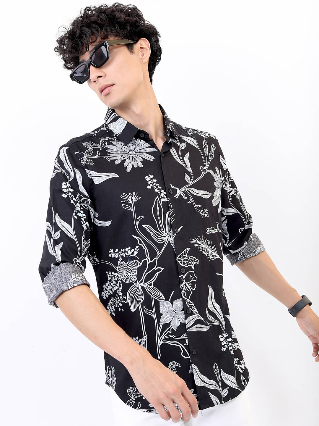 Highlander 100% Cotton Slim Fit Printed Full Sleeves Men's Casual Shirt - Black ( Pack of 1 )     			Highlander 100% Cotton Slim Fit Printed Full Sleeves Men's Casual Shirt - Black ( Pack of 1 )
