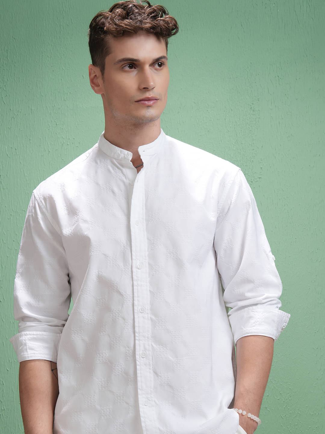     			Highlander Cotton Blend Relaxed Fit Self Design Full Sleeves Men's Casual Shirt - White ( Pack of 1 )