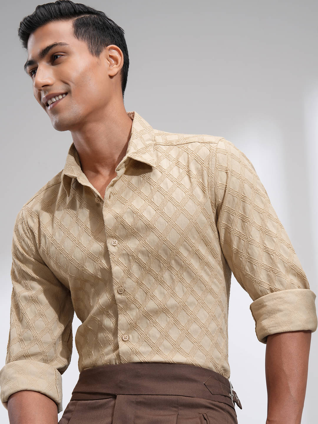     			Highlander Cotton Blend Slim Fit Self Design Full Sleeves Men's Casual Shirt - Beige ( Pack of 1 )