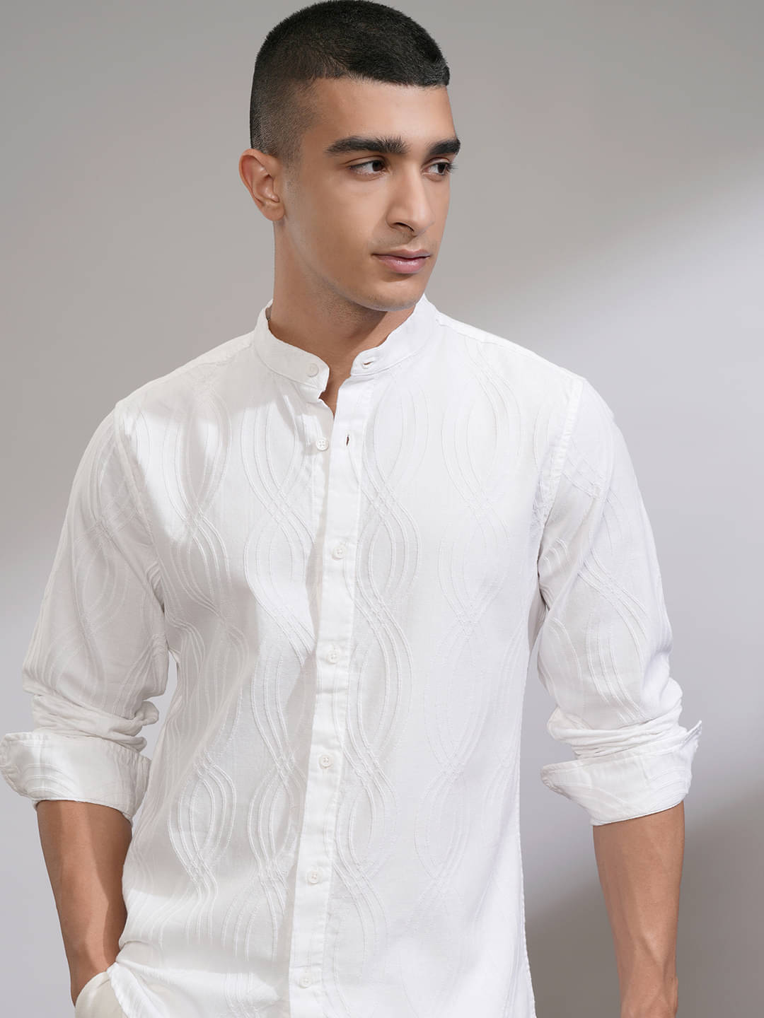    			Highlander Cotton Blend Slim Fit Solids Full Sleeves Men's Casual Shirt - White ( Pack of 1 )