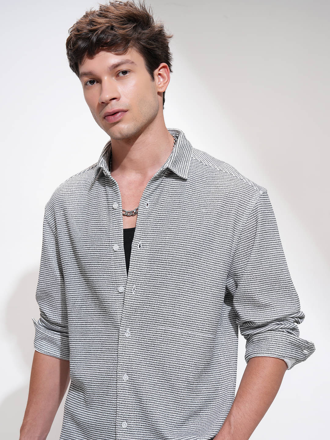     			Highlander Poly Cotton Relaxed Fit Self Design Full Sleeves Men's Casual Shirt - Black ( Pack of 1 )