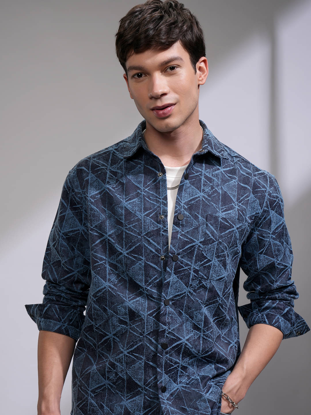     			Highlander Poly Cotton Relaxed Fit Self Design Full Sleeves Men's Casual Shirt - Multicolor ( Pack of 1 )