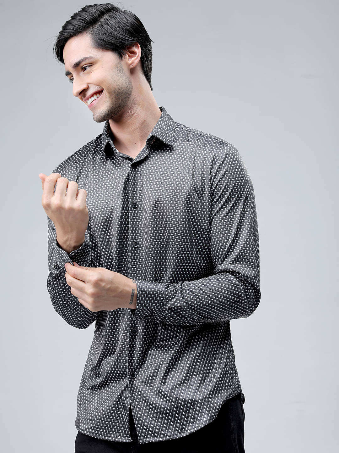 Highlander Polyester Slim Fit Printed Full Sleeves Men's Casual Shirt - Grey ( Pack of 1 ) Highlander Polyester Slim Fit Printed Full Sleeves Men's Casual Shirt - Grey ( Pack of 1 )